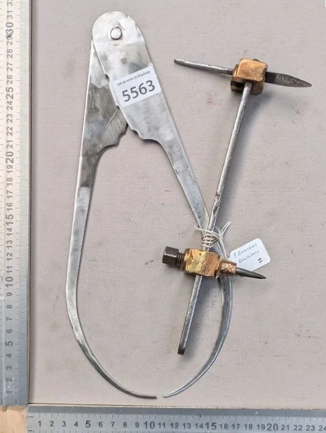 Two antique 18th-century compasses, in very good condition—see photos