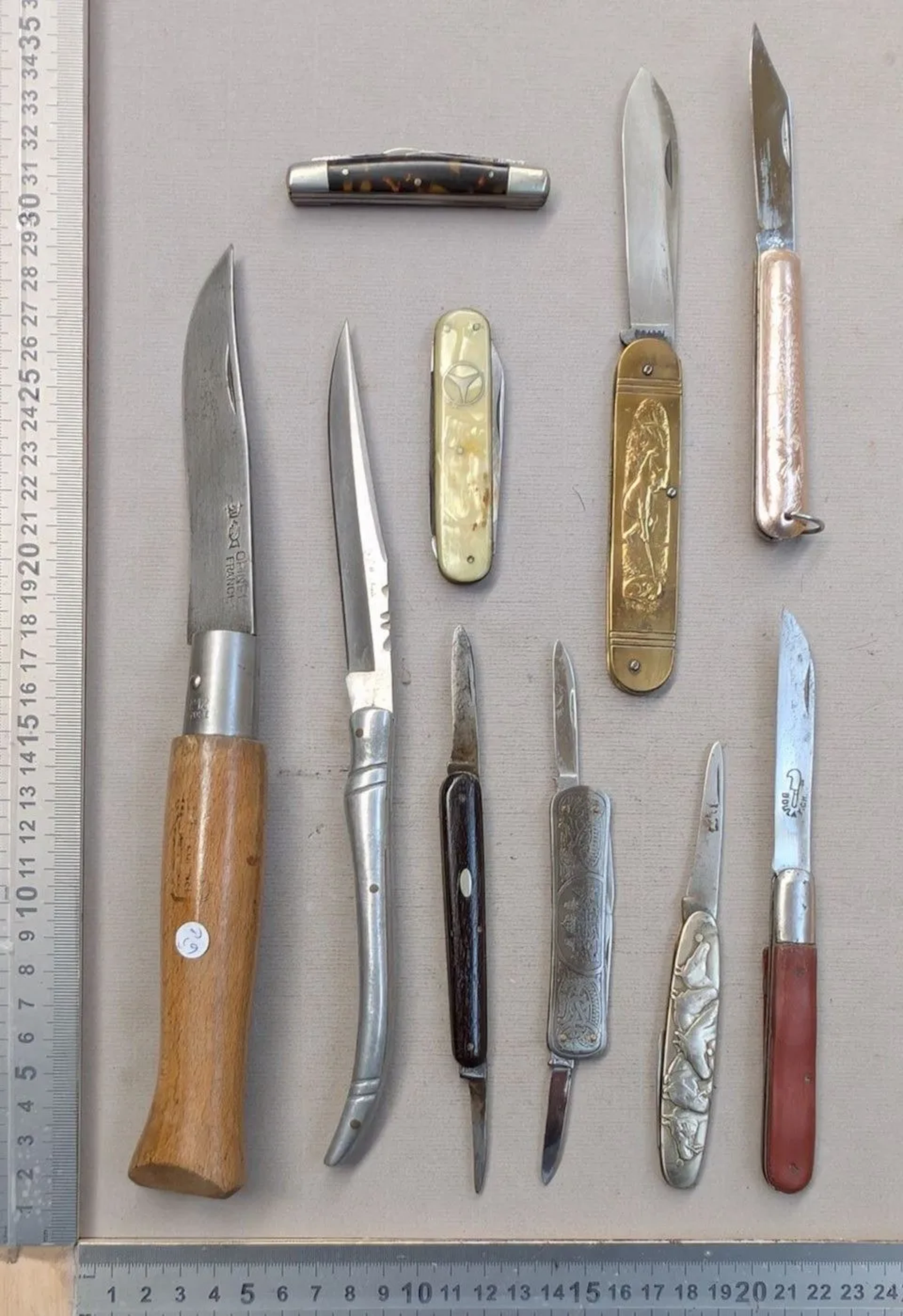 Set of antique knives and pocket knives—see photos for dimensions and condition
