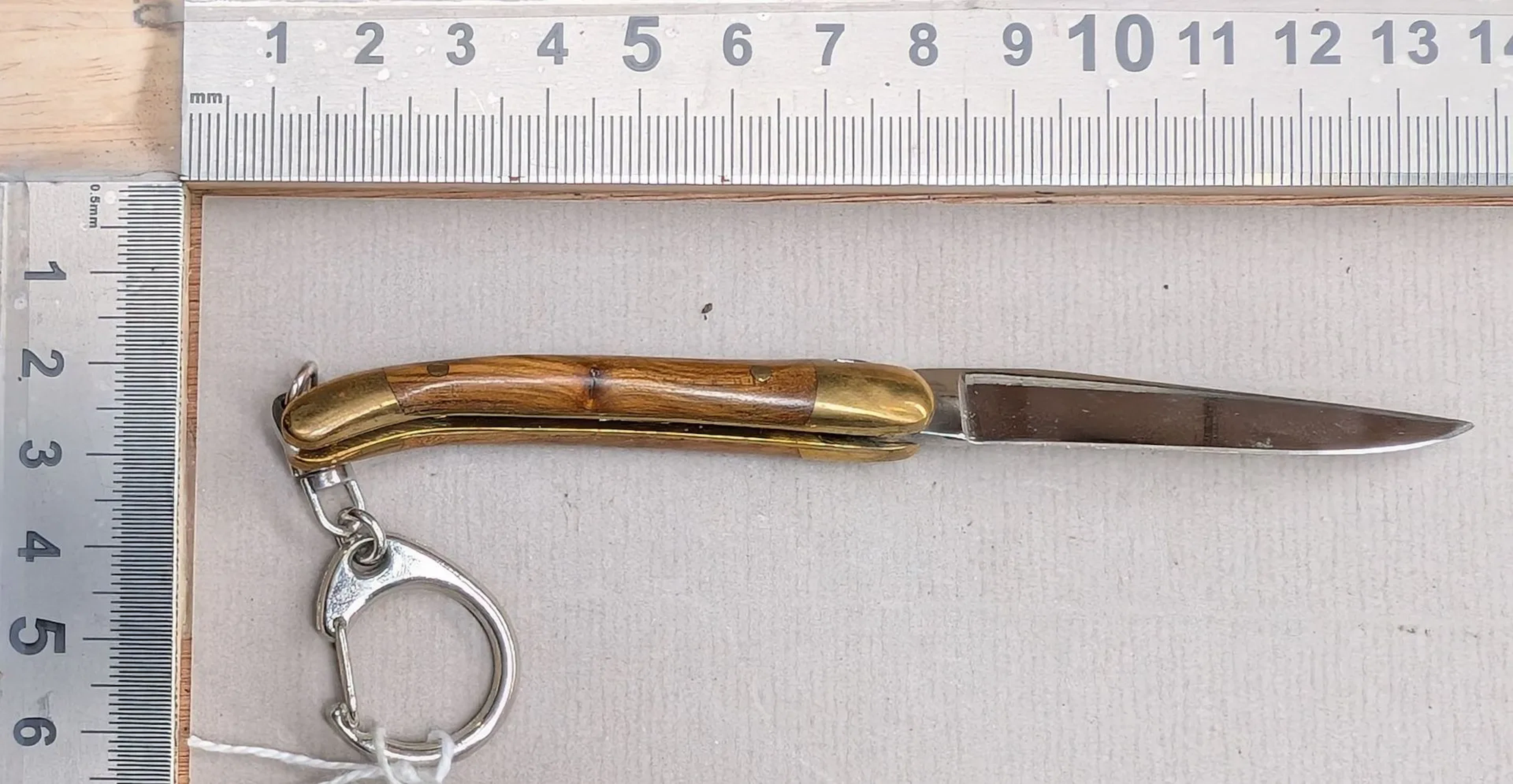 Vintage single-blade pocket knife—see photos for dimensions and condition