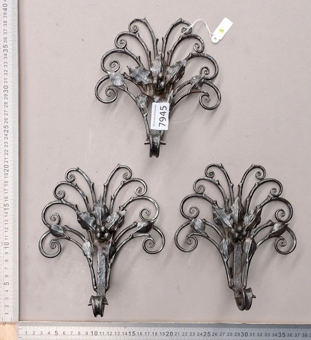 3 wrought-iron coat racks - See photos for dimensions and condition