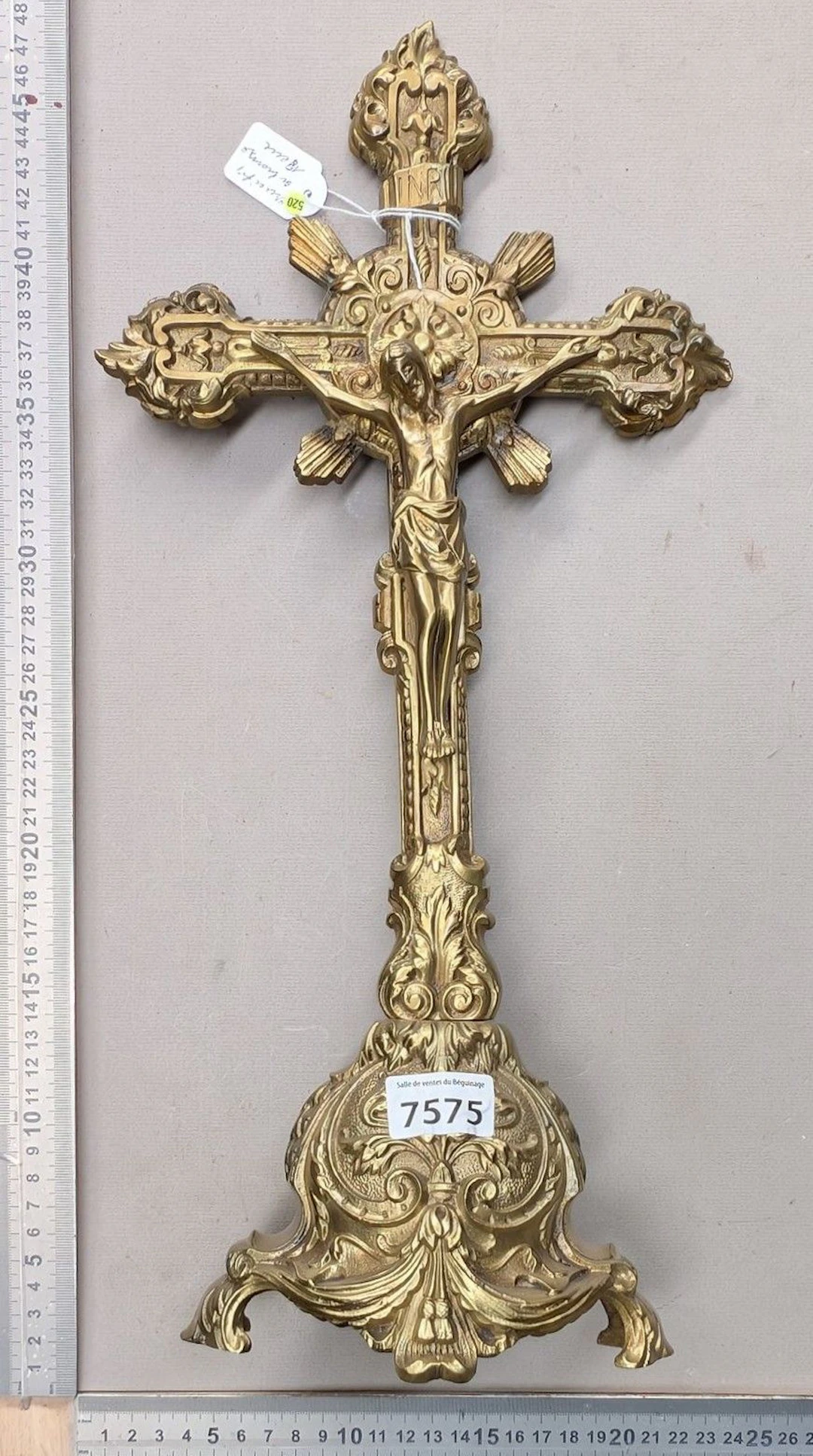 Antique bronze crucifix - See photos for dimensions and condition
