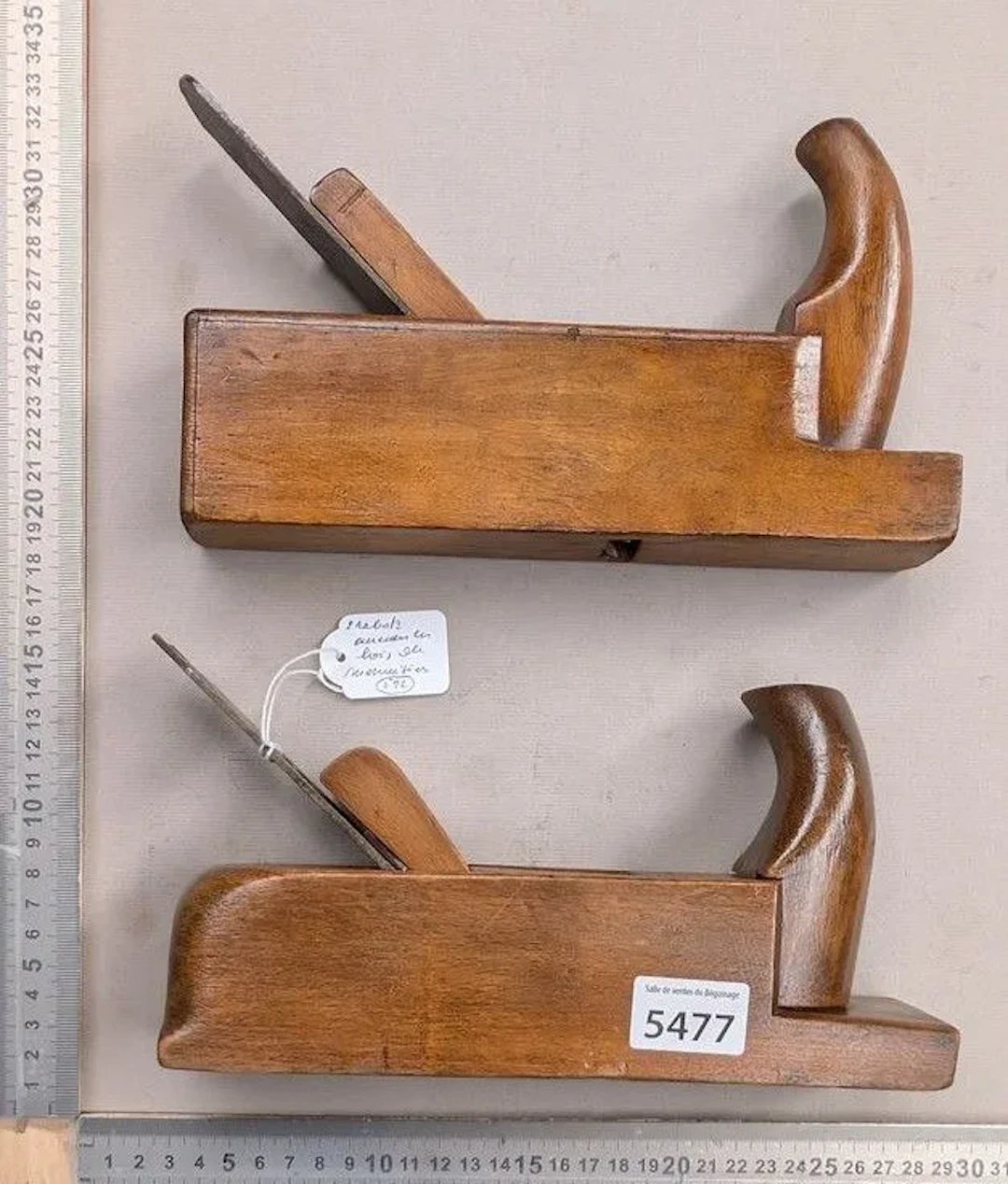 2 antique wooden carpenter's planes—see photos for dimensions and condition