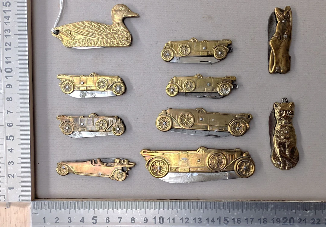 10 antique COURSOLLES folding knives—see photos for dimensions and condition