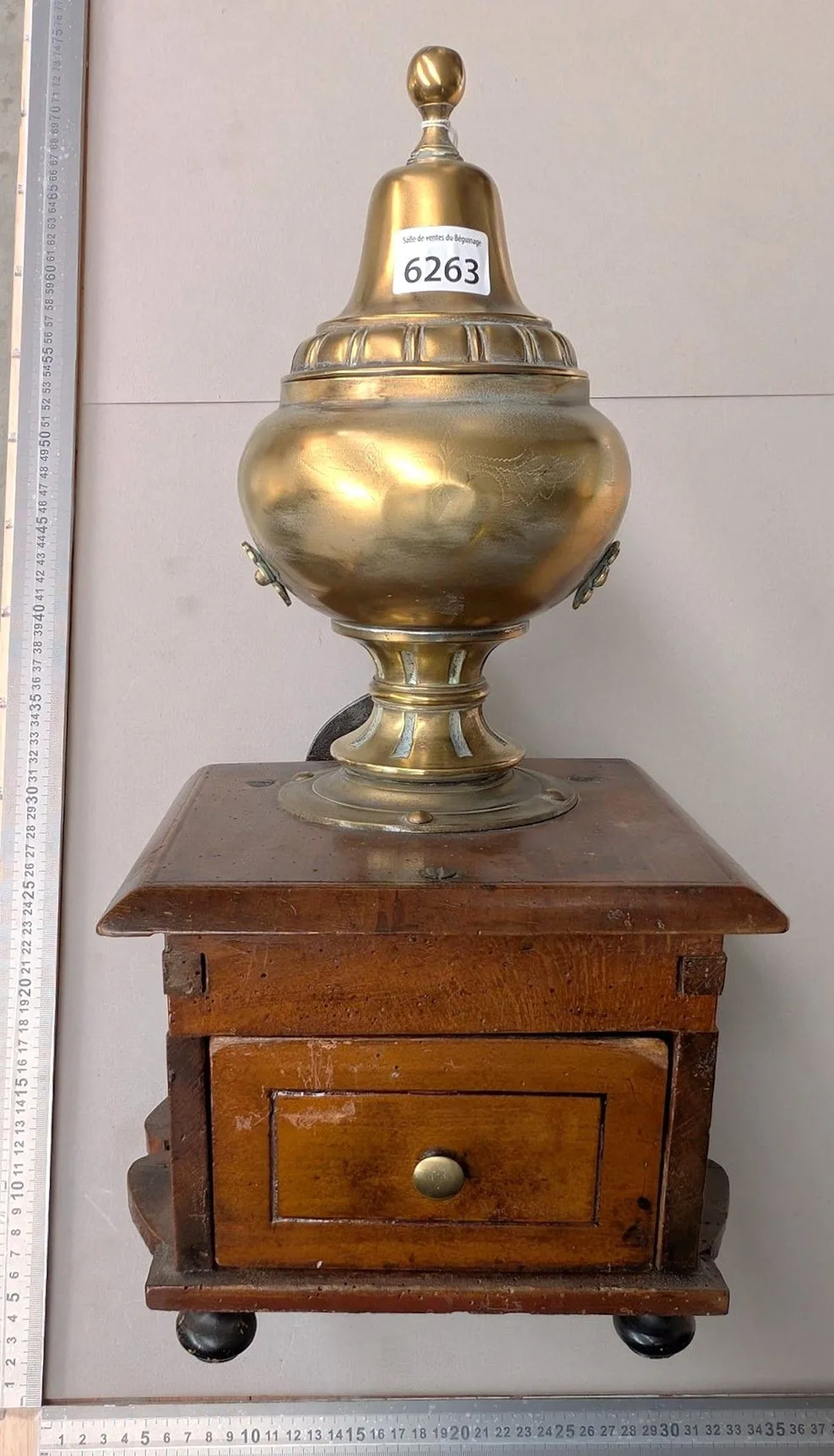 Vintage countertop coffee grinder—see photos for dimensions and condition