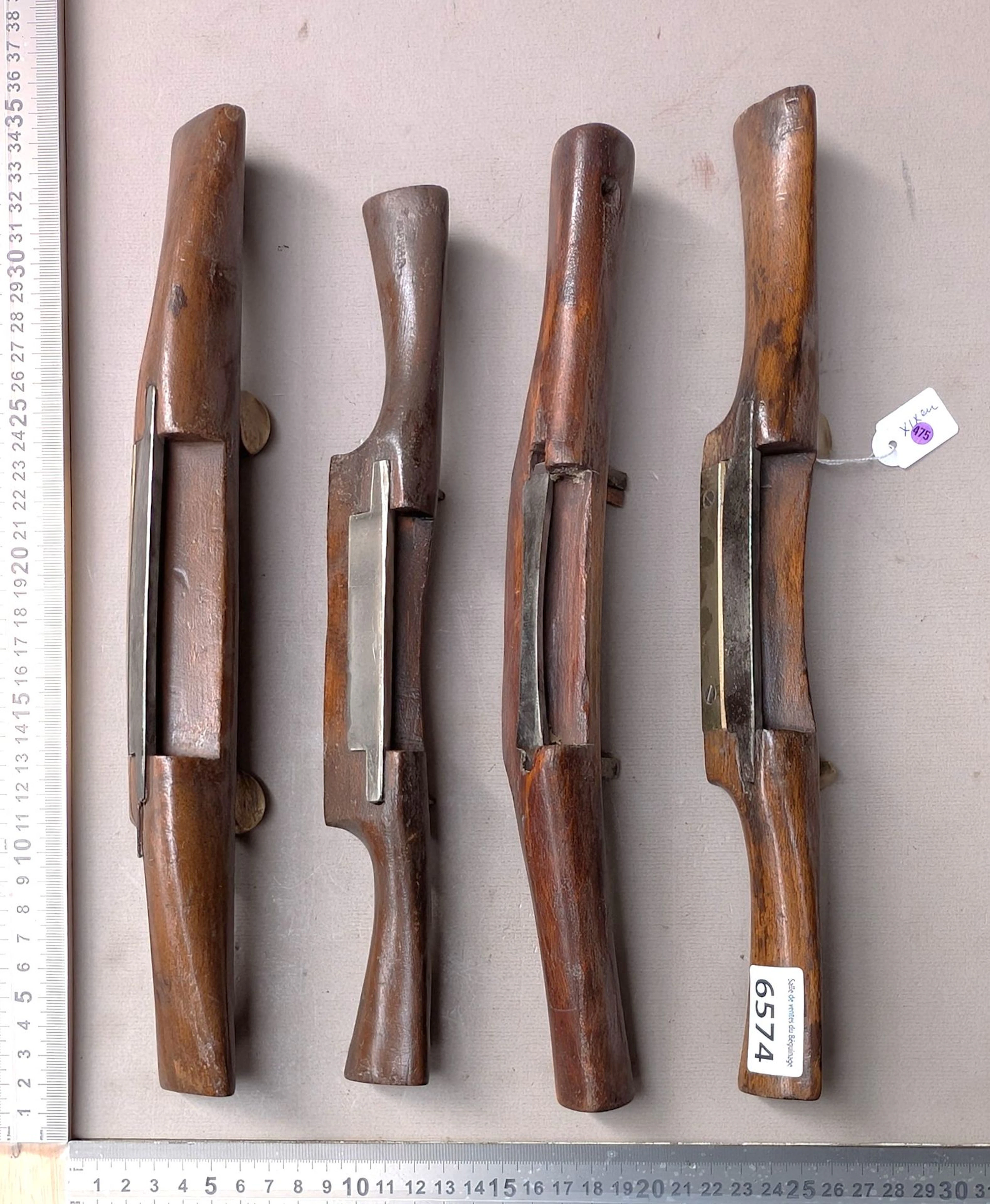 4 antique wooden scraper blades - See photos for dimensions and condition
