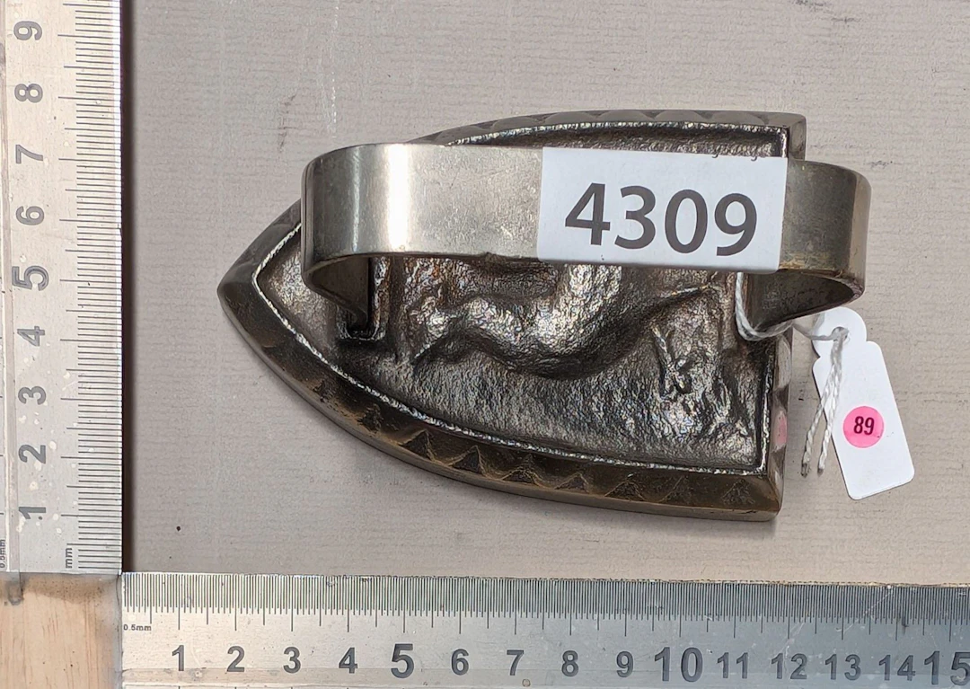 Antique iron - See photos for dimensions and condition