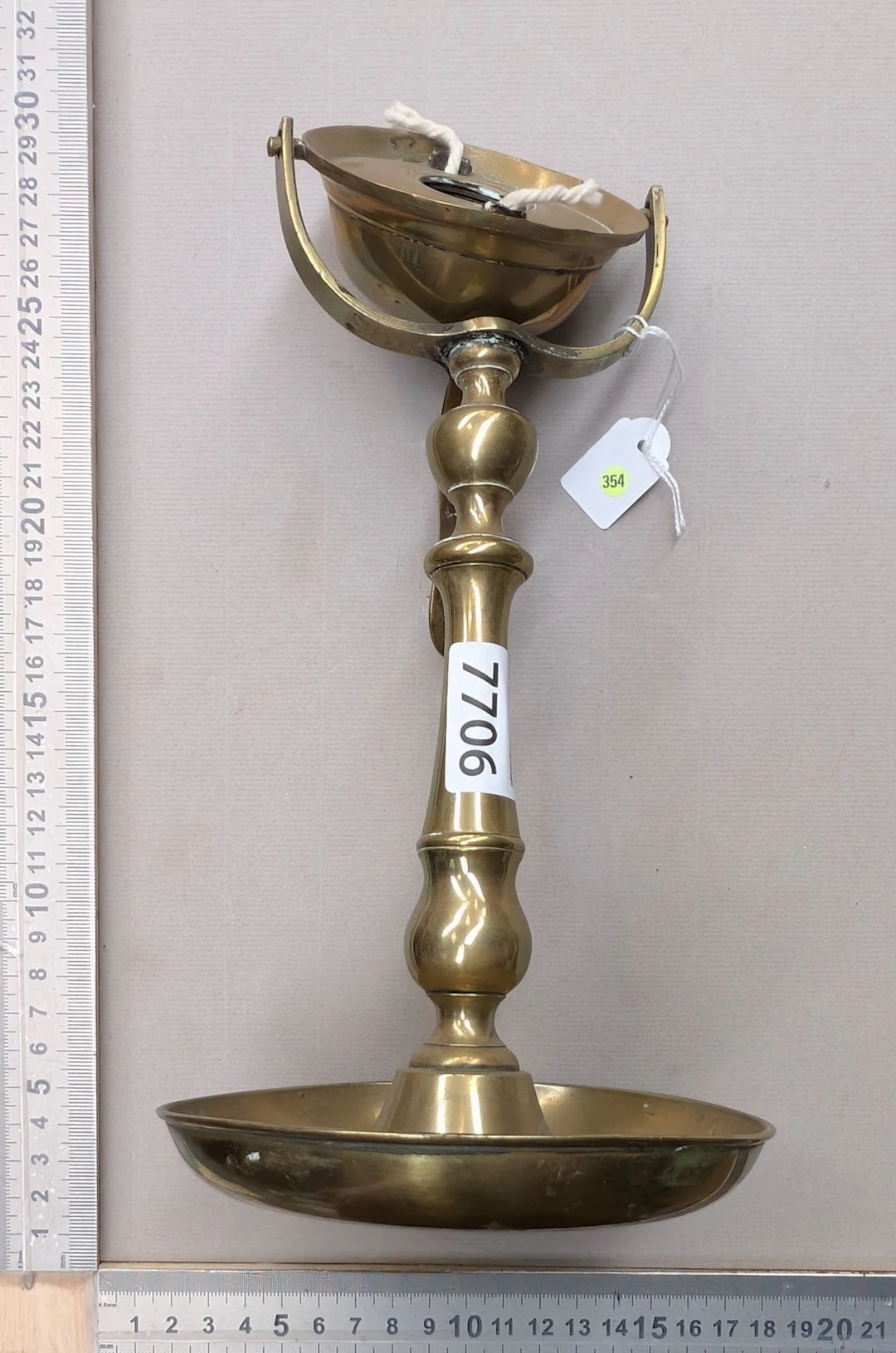 Antique copper oil lamp - See photos for dimensions and condition