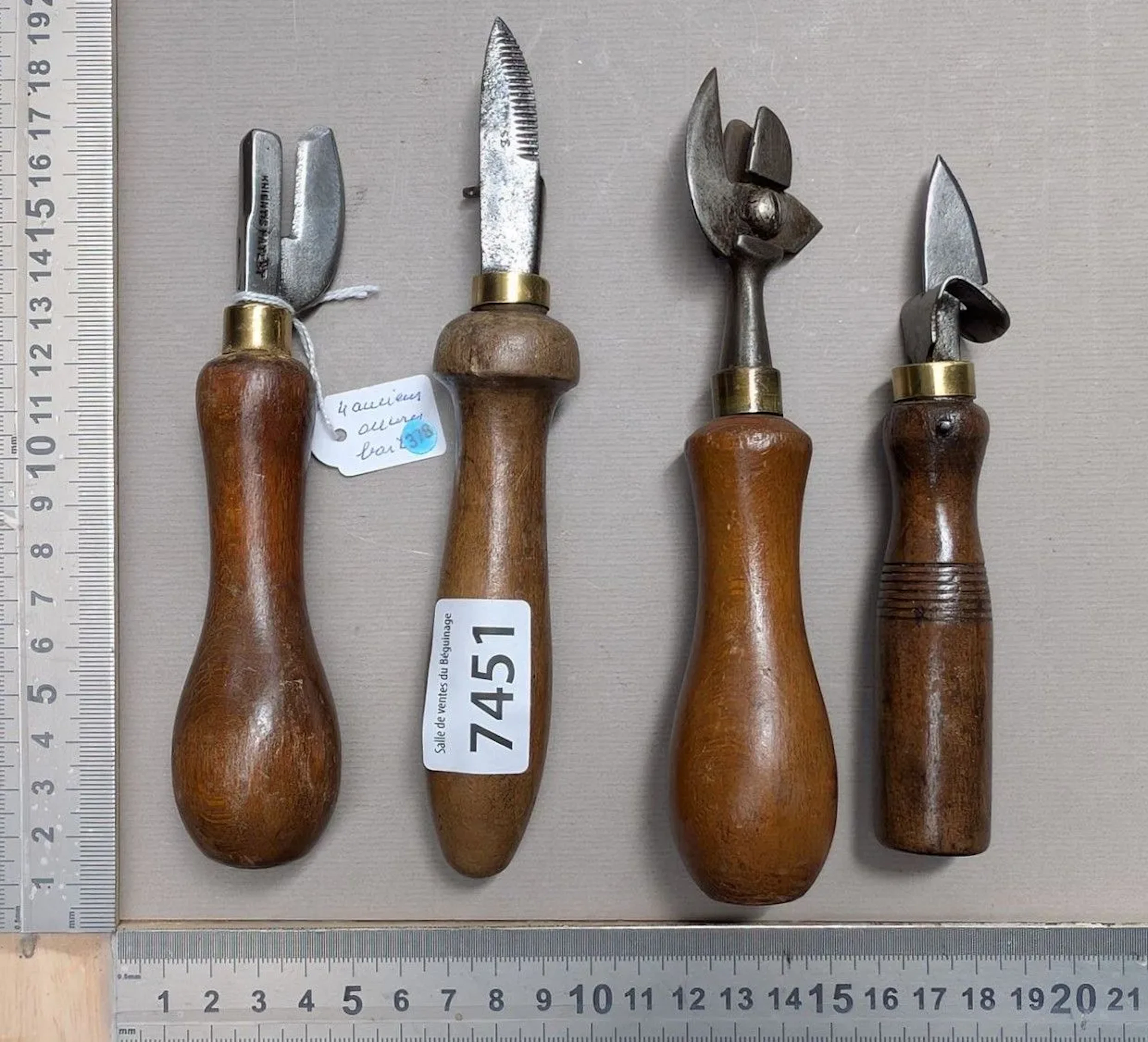 4 vintage can openers—see photos for dimensions and condition