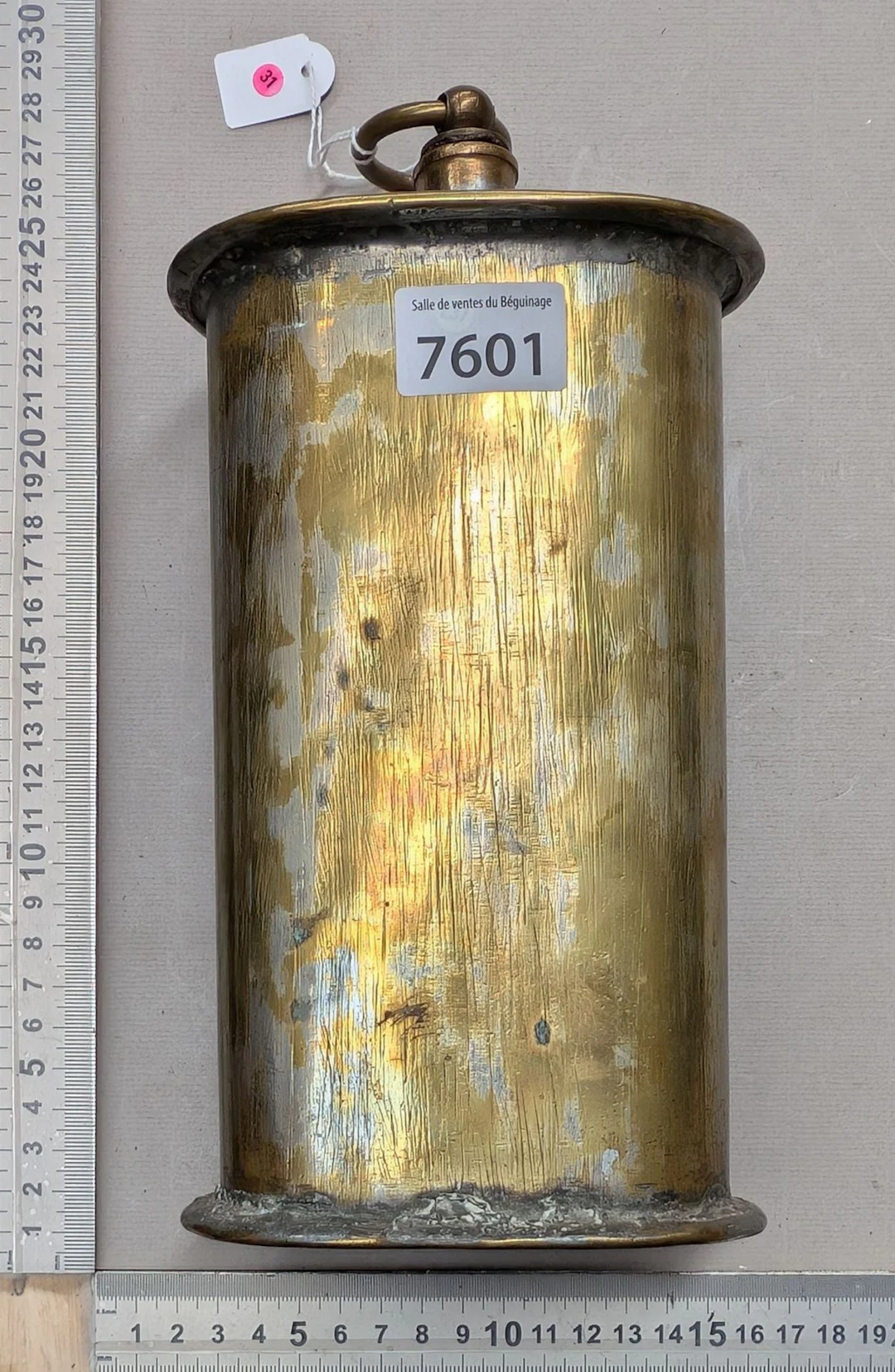1 vintage metal hot water bottle—see photos for dimensions and condition