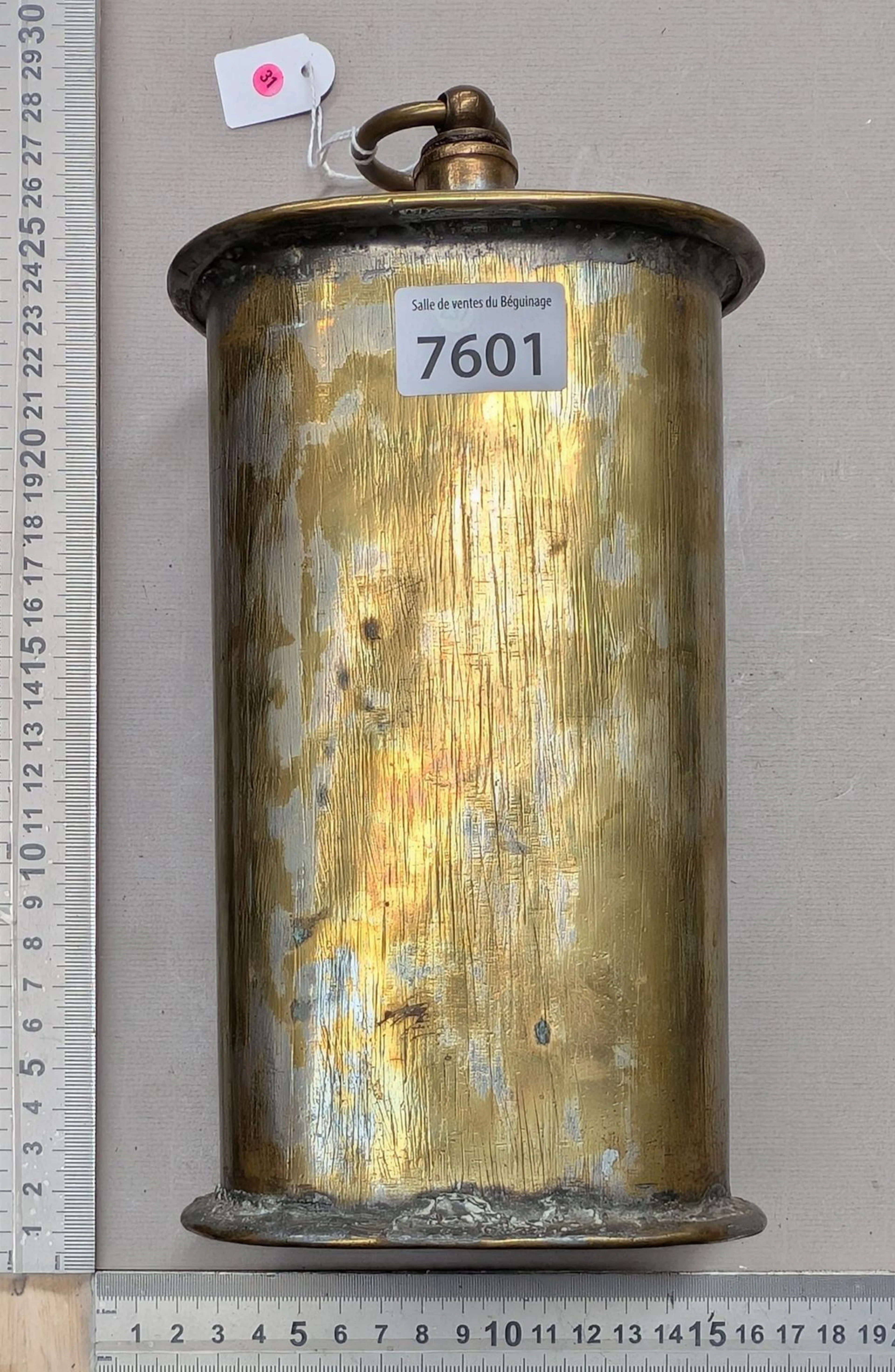 1 vintage metal hot water bottle—see photos for dimensions and condition