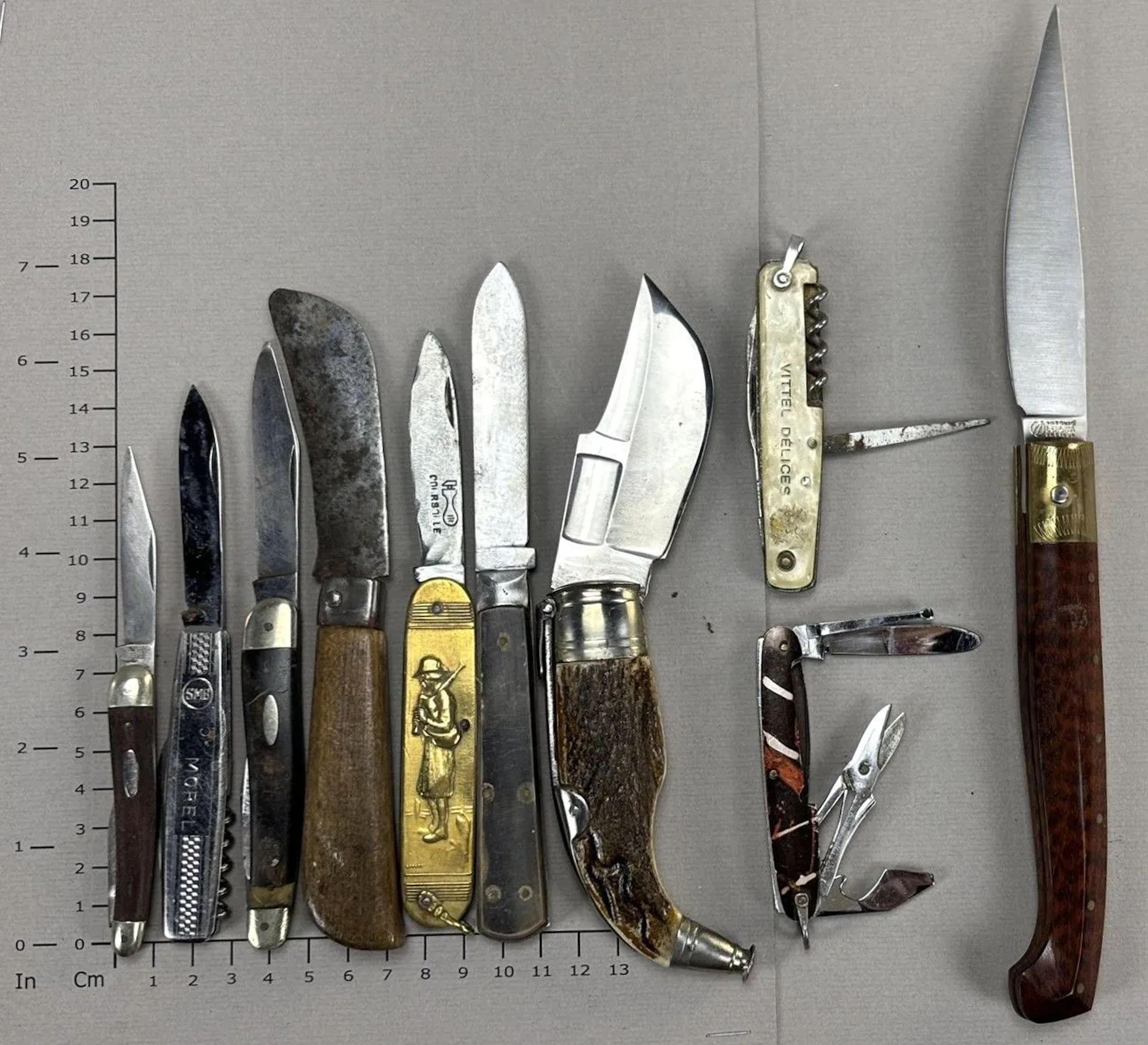 Set of antique knives or pocket knives—see photos for dimensions and condition