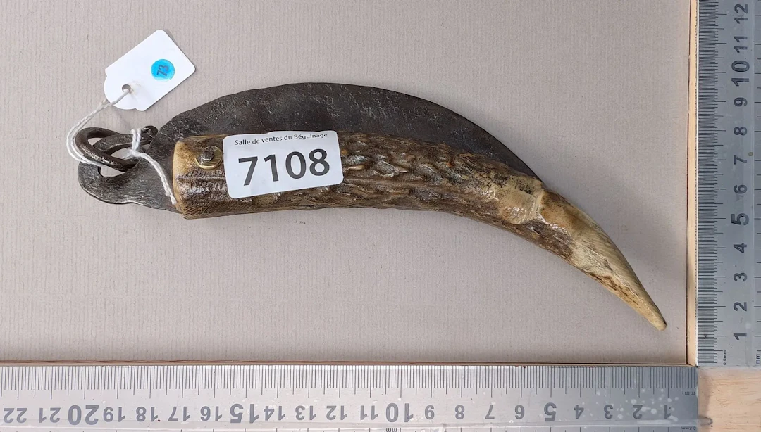 Antique fish knife with a horn handle (folding) - See photos for dimensions