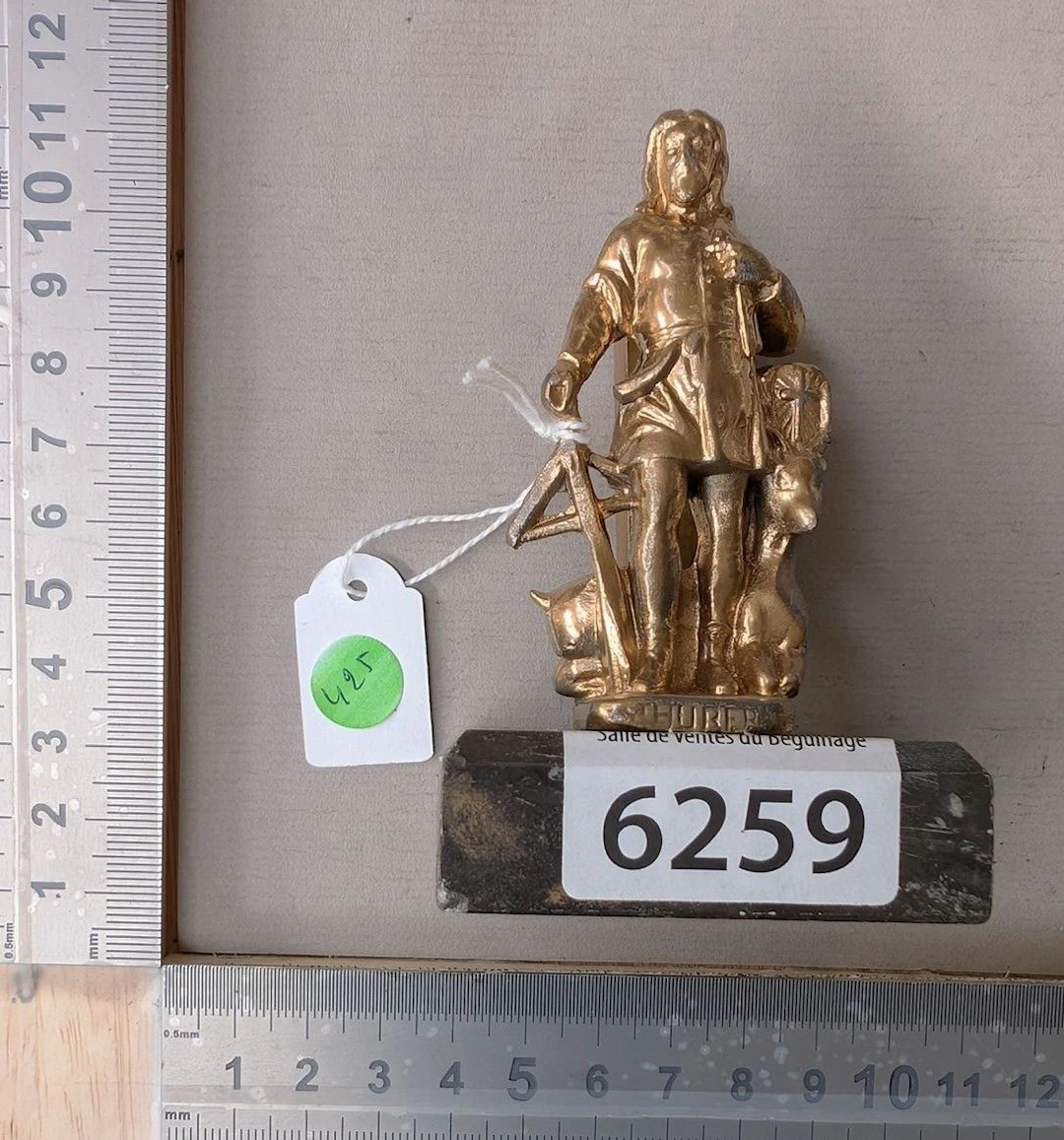 1 St. Hubert figurine made of pewter - See photos for dimensions and condition