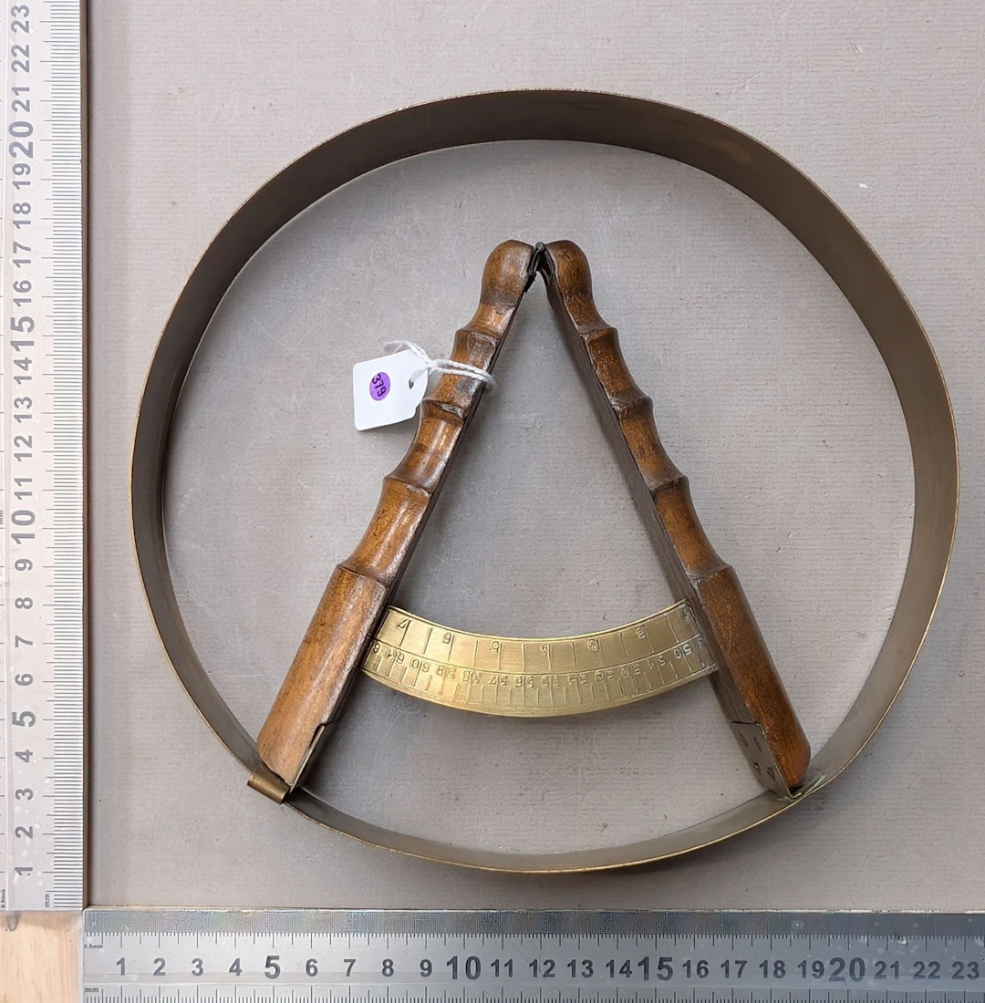 1 hatmaker's compass—see photos for dimensions and condition