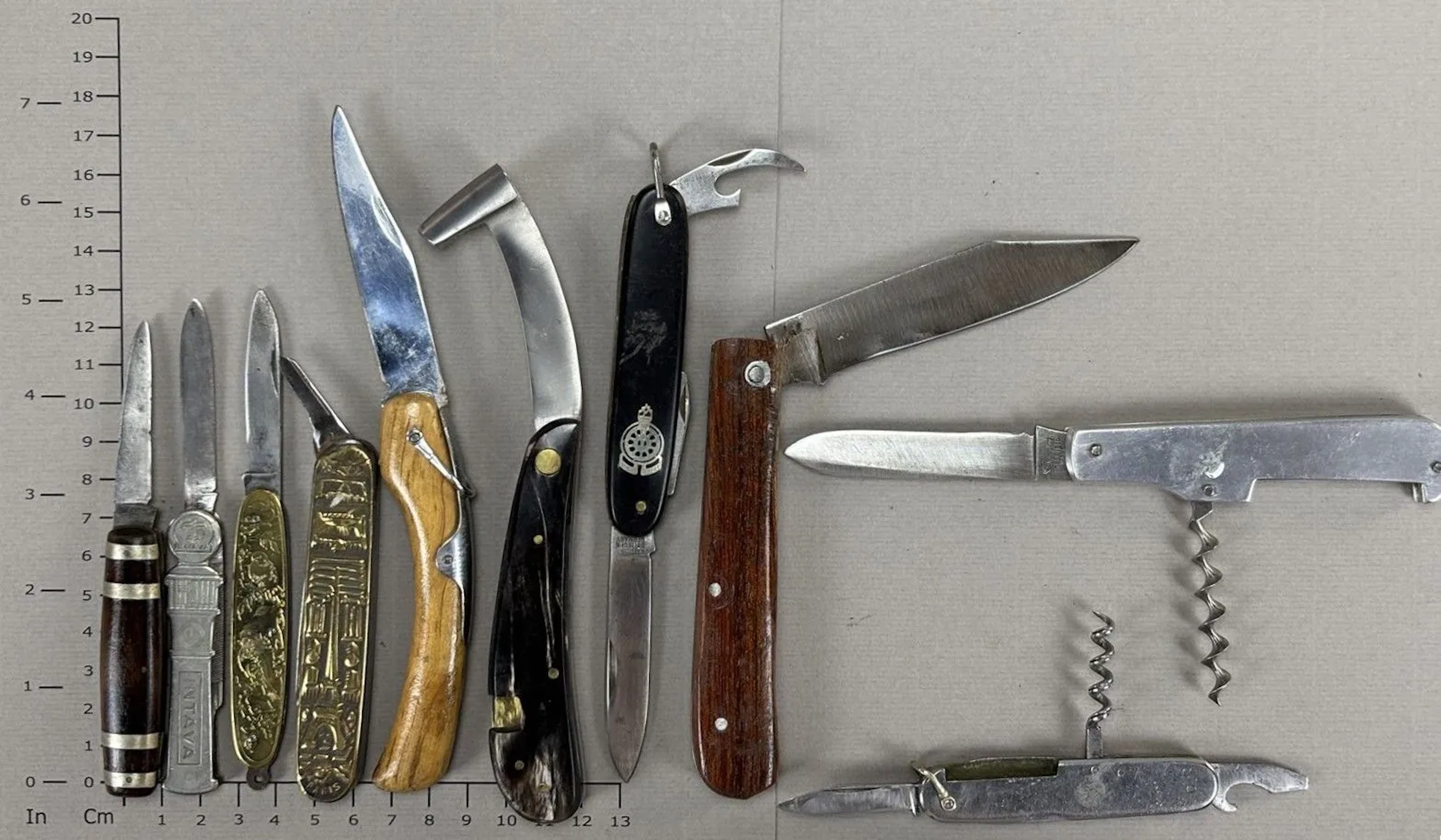 Set of antique knives or pocket knives—see photos for dimensions and condition