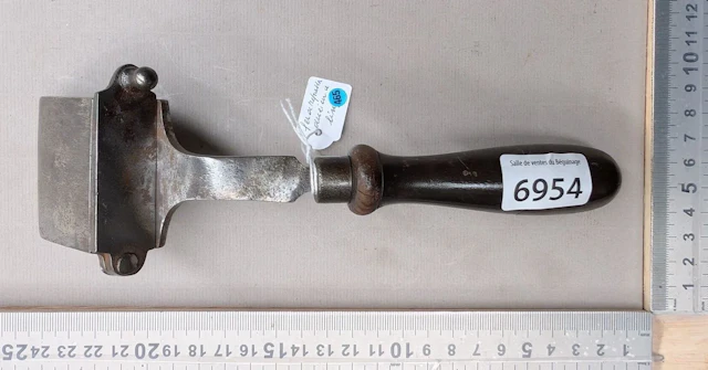 19th-century iron with its block—see photos for dimensions and condition