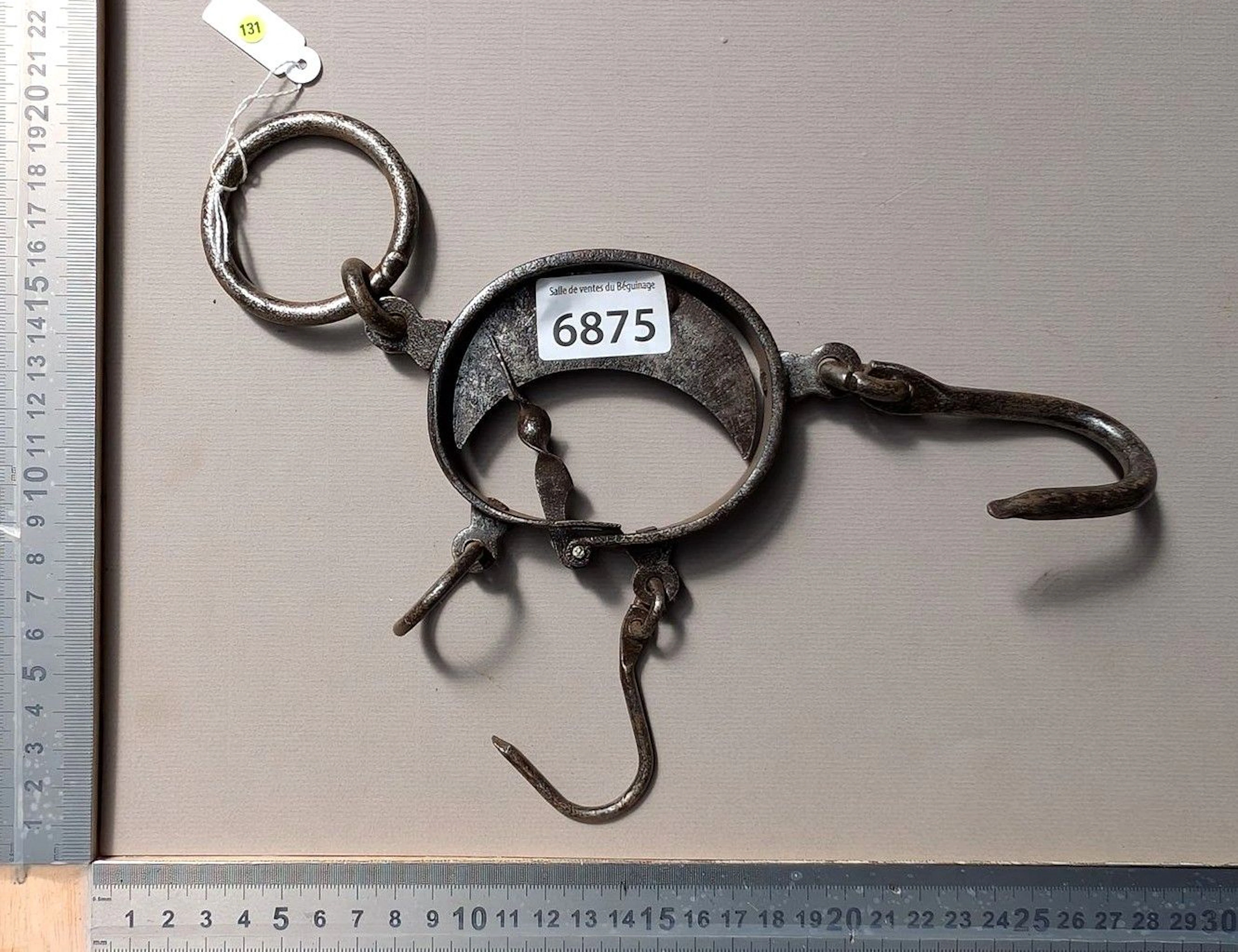 1 vintage steel hook scale - See photos for dimensions and condition