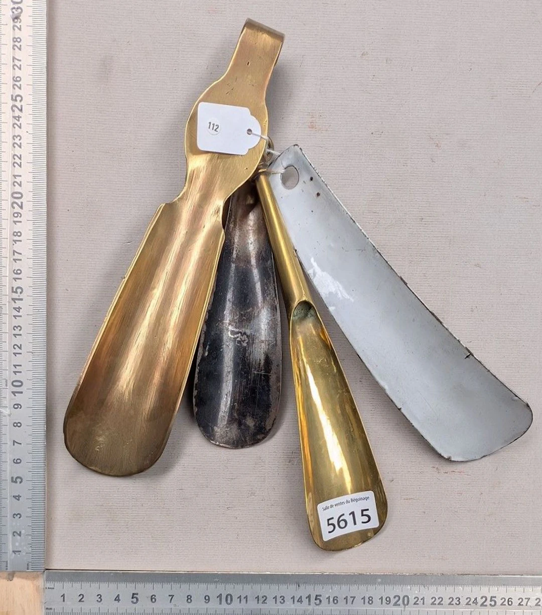 4 Antique Metal Shoehorns - See photos for dimensions and condition