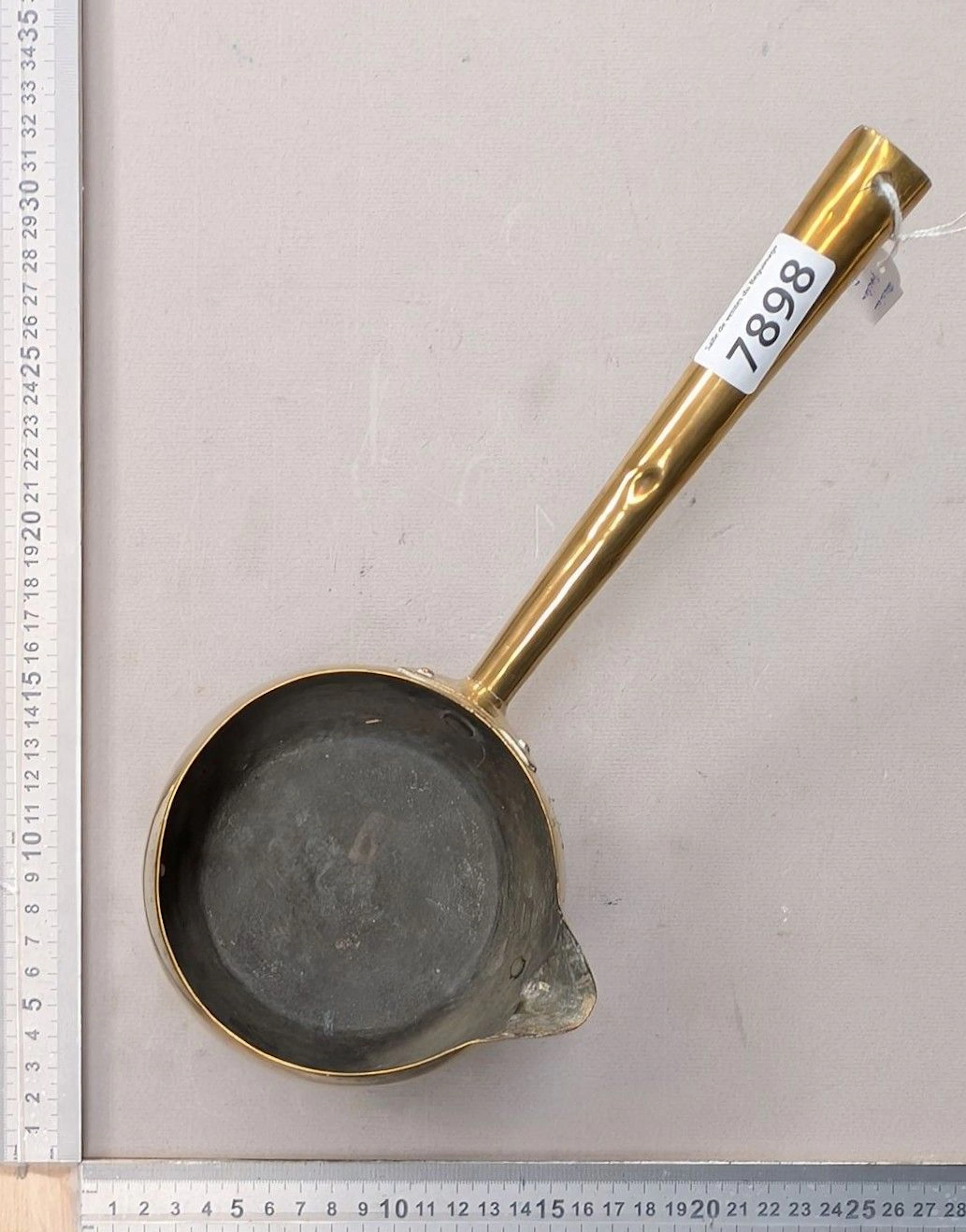 1 antique copper skillet—see photos for dimensions and condition