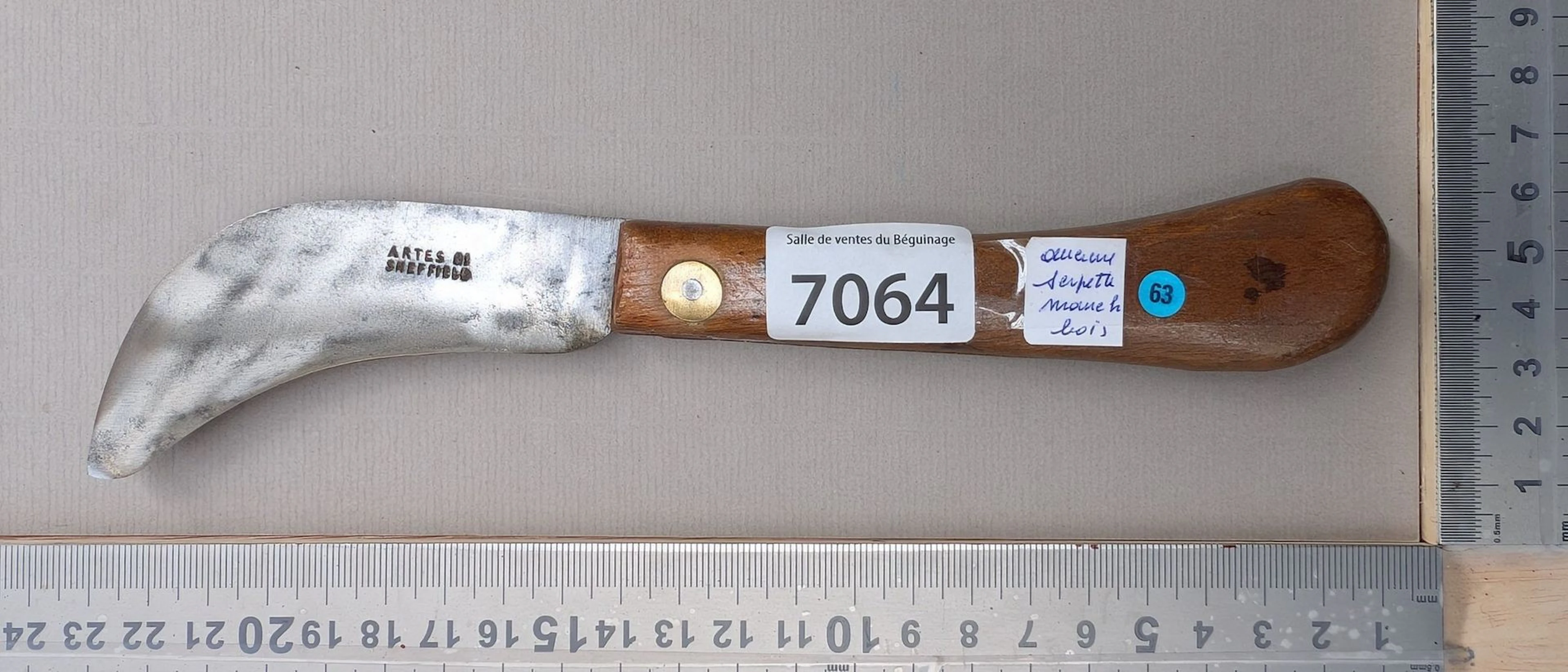 Antique pruning knife with wooden handle (folding) - See photos for