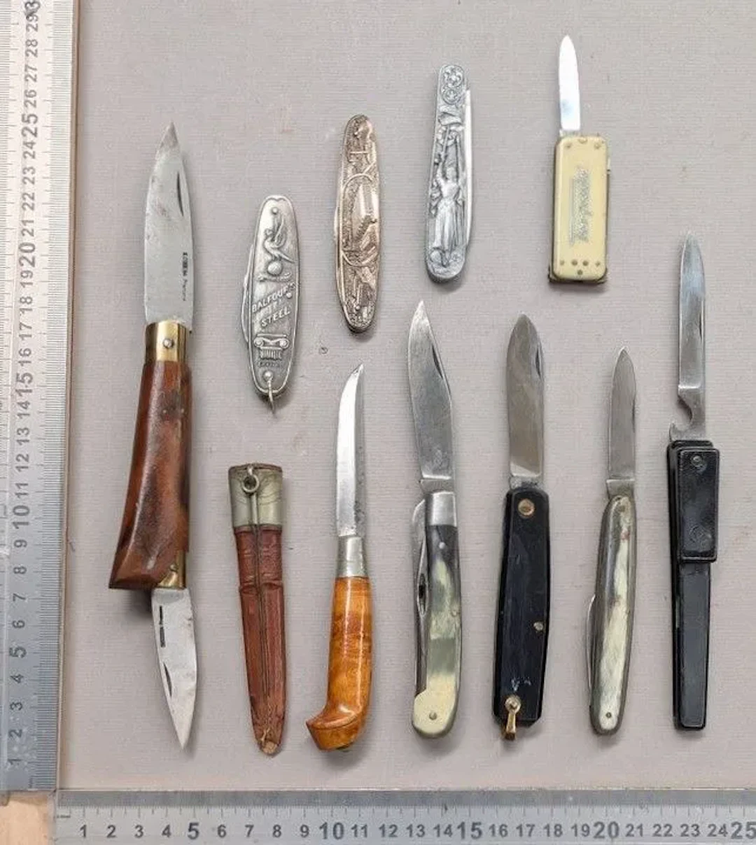 Set of antique knives or pocket knives—see photos for dimensions and condition