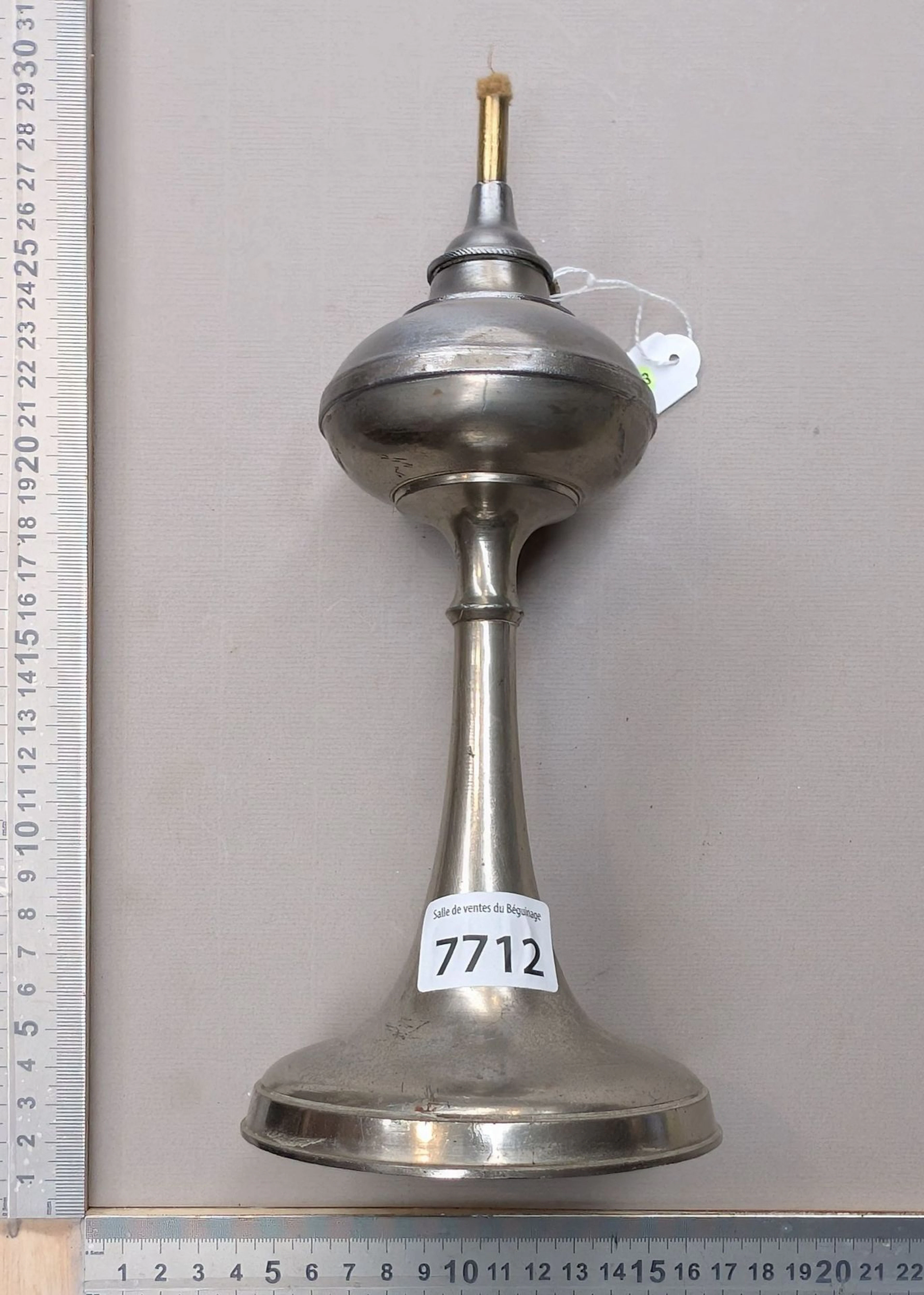 Antique pewter oil lamp - See photos for dimensions and condition