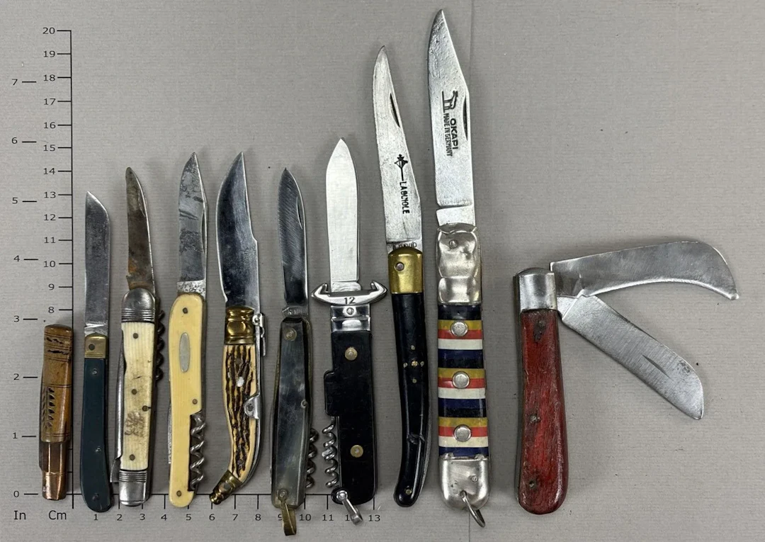 Set of antique knives or pocket knives—see photos for dimensions and condition