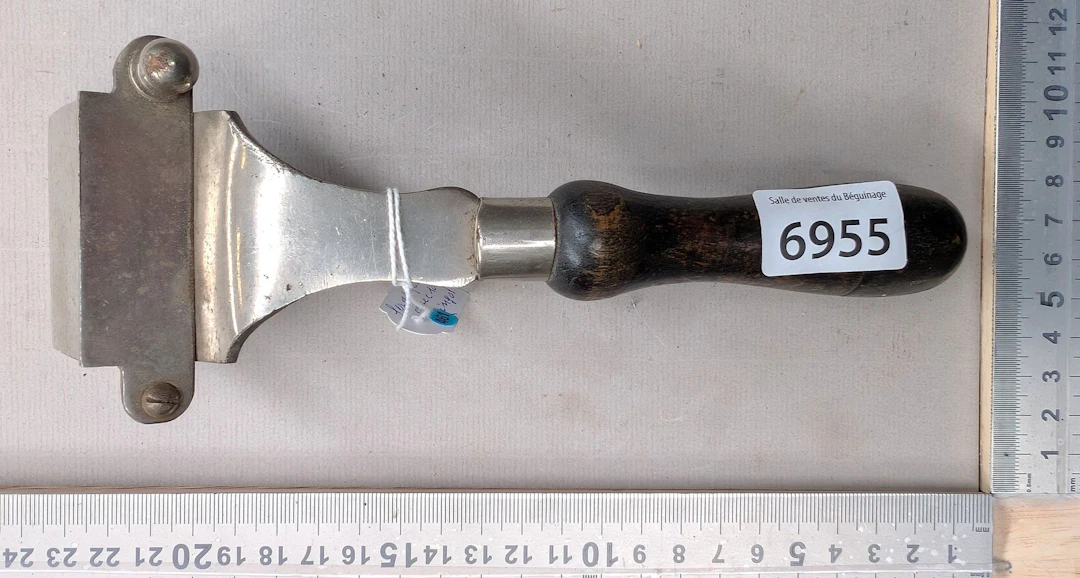 19th-century iron with its block—see photos for dimensions and condition