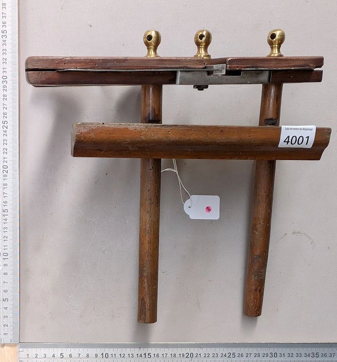 Great dovetail plane, no blade—see photos for dimensions and condition