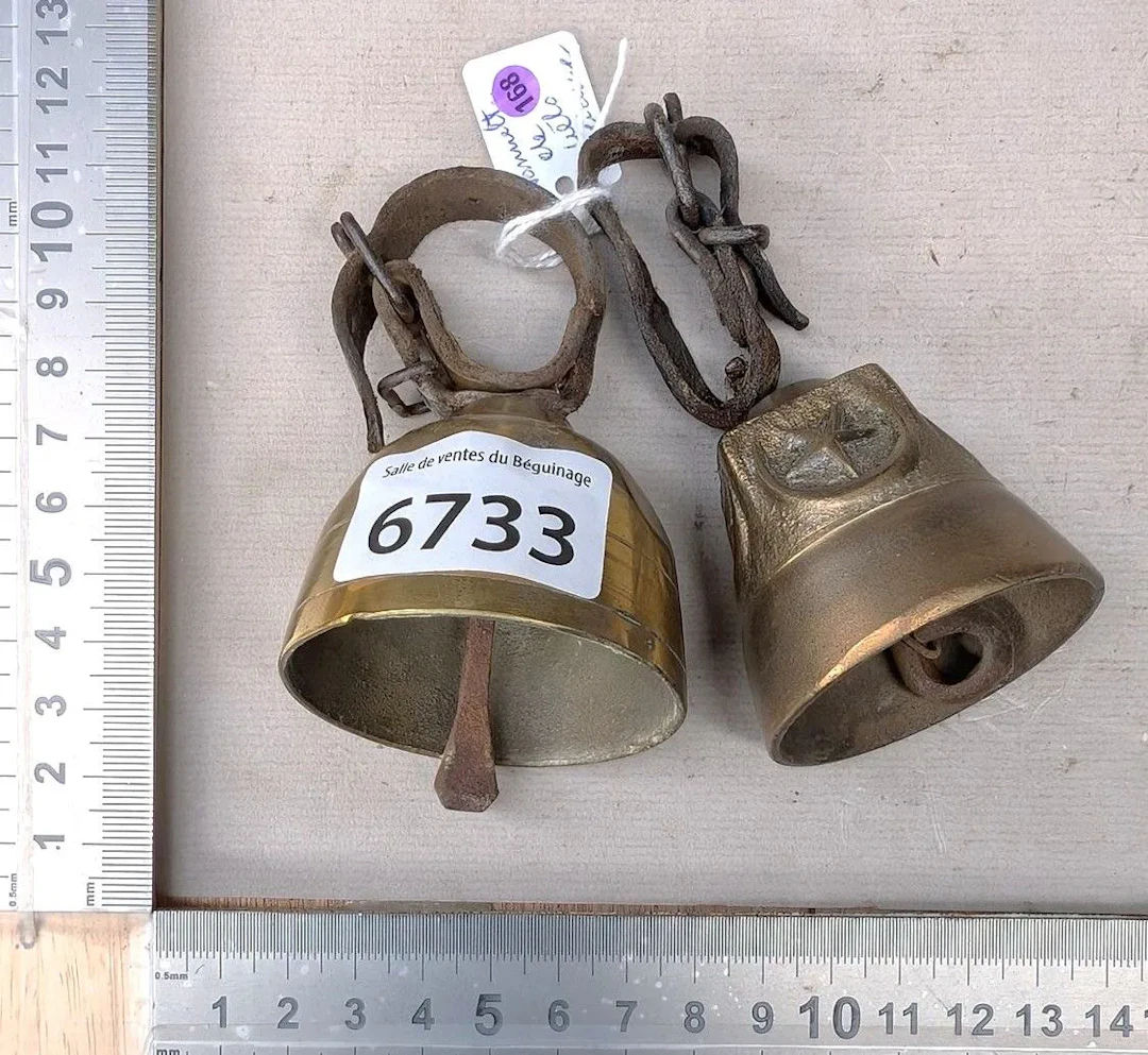 2 old bicycle bells—see photos for dimensions and condition