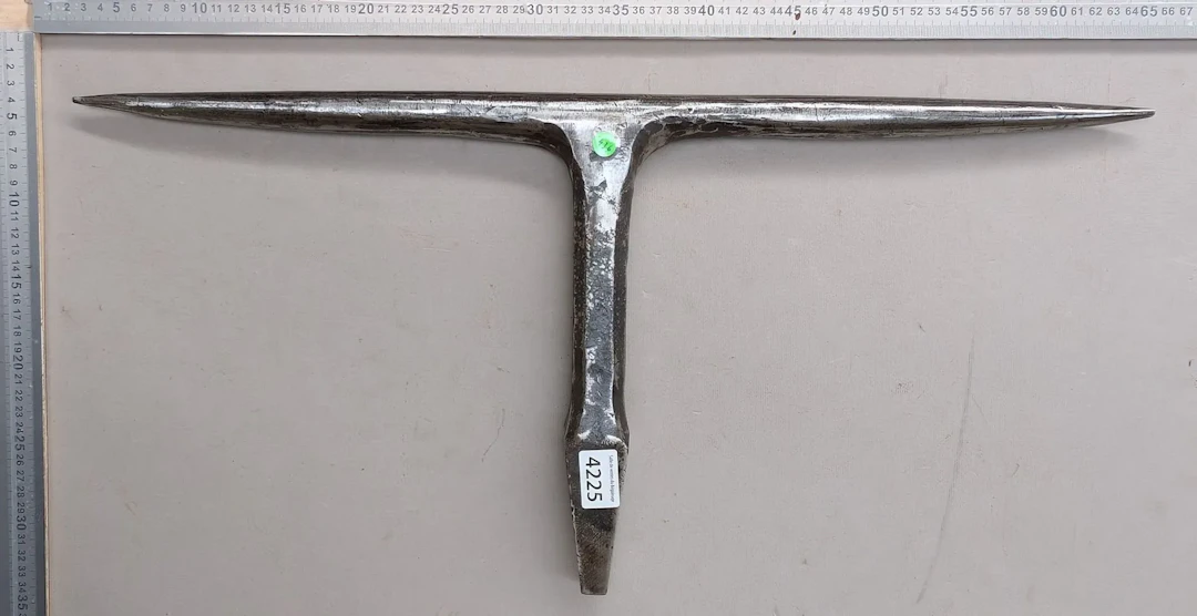 1 antique steel bigorne - See photos for dimensions and condition
