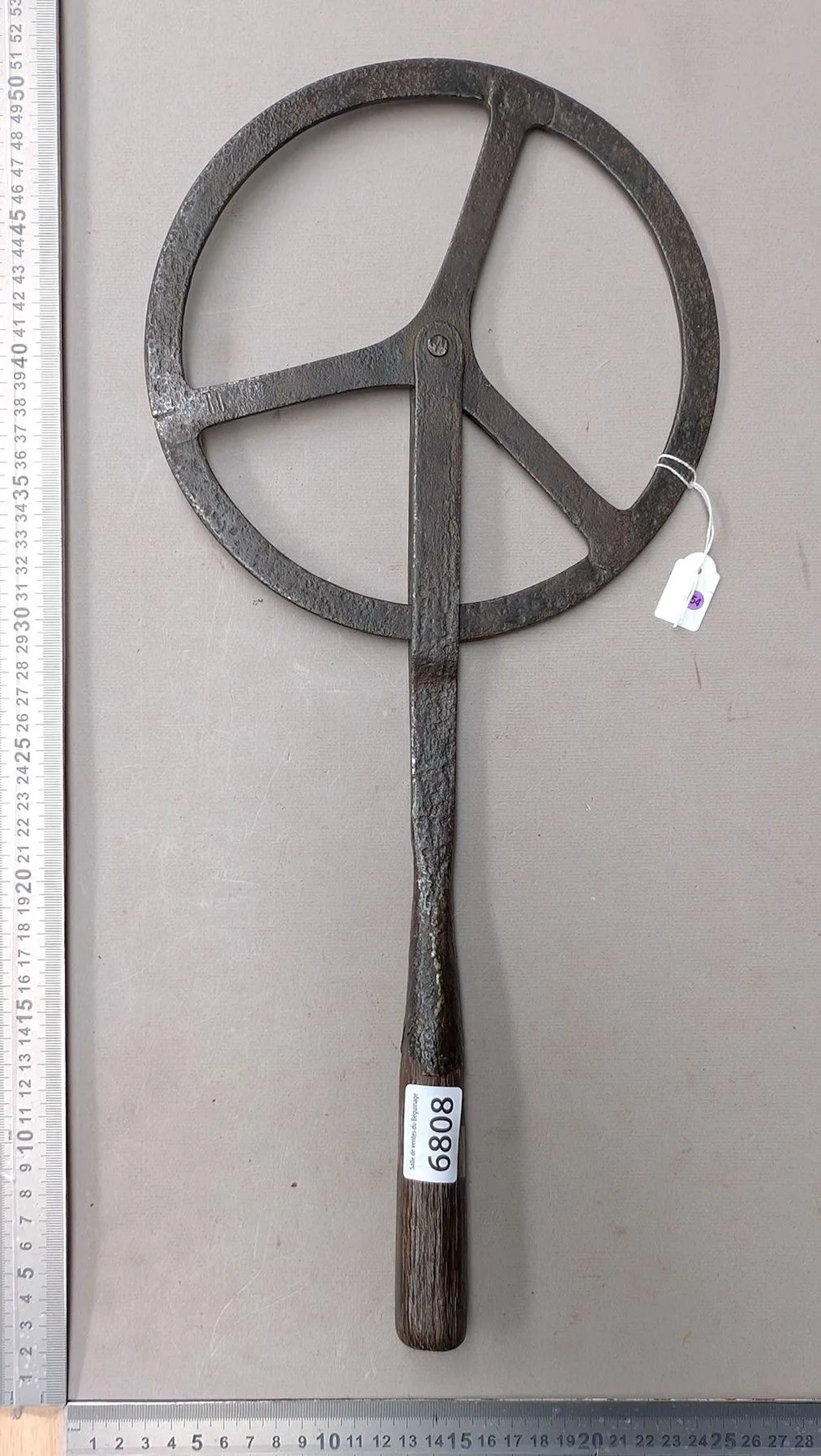 Beautiful antique 20th-century wheelwright's gauge for measuring circumference