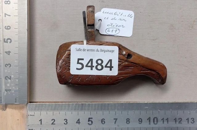 Antique 19th-century bodywork plane; the exact profile of the cutting