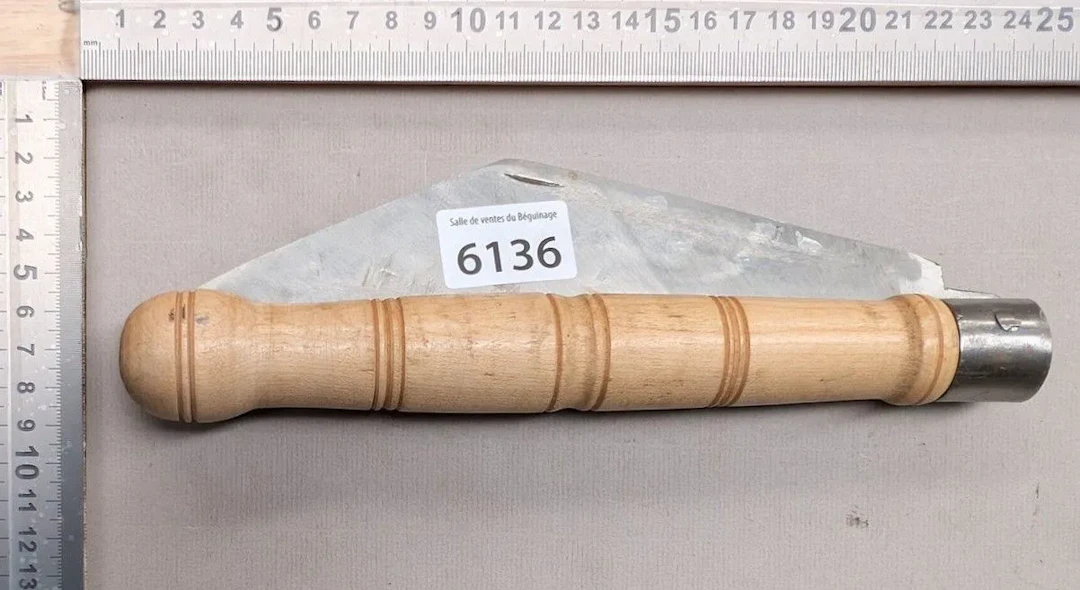 1 large folding knife—see photos for dimensions and condition