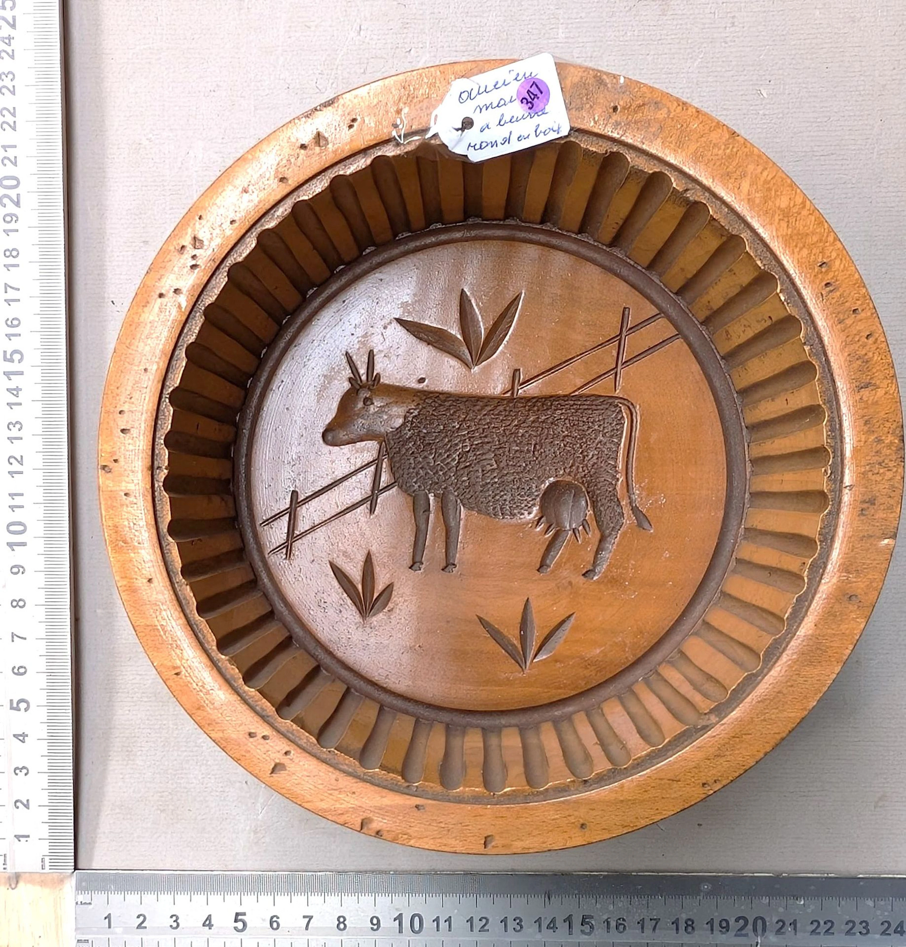 1 antique butter mold (1 cow) — See photos for dimensions and condition
