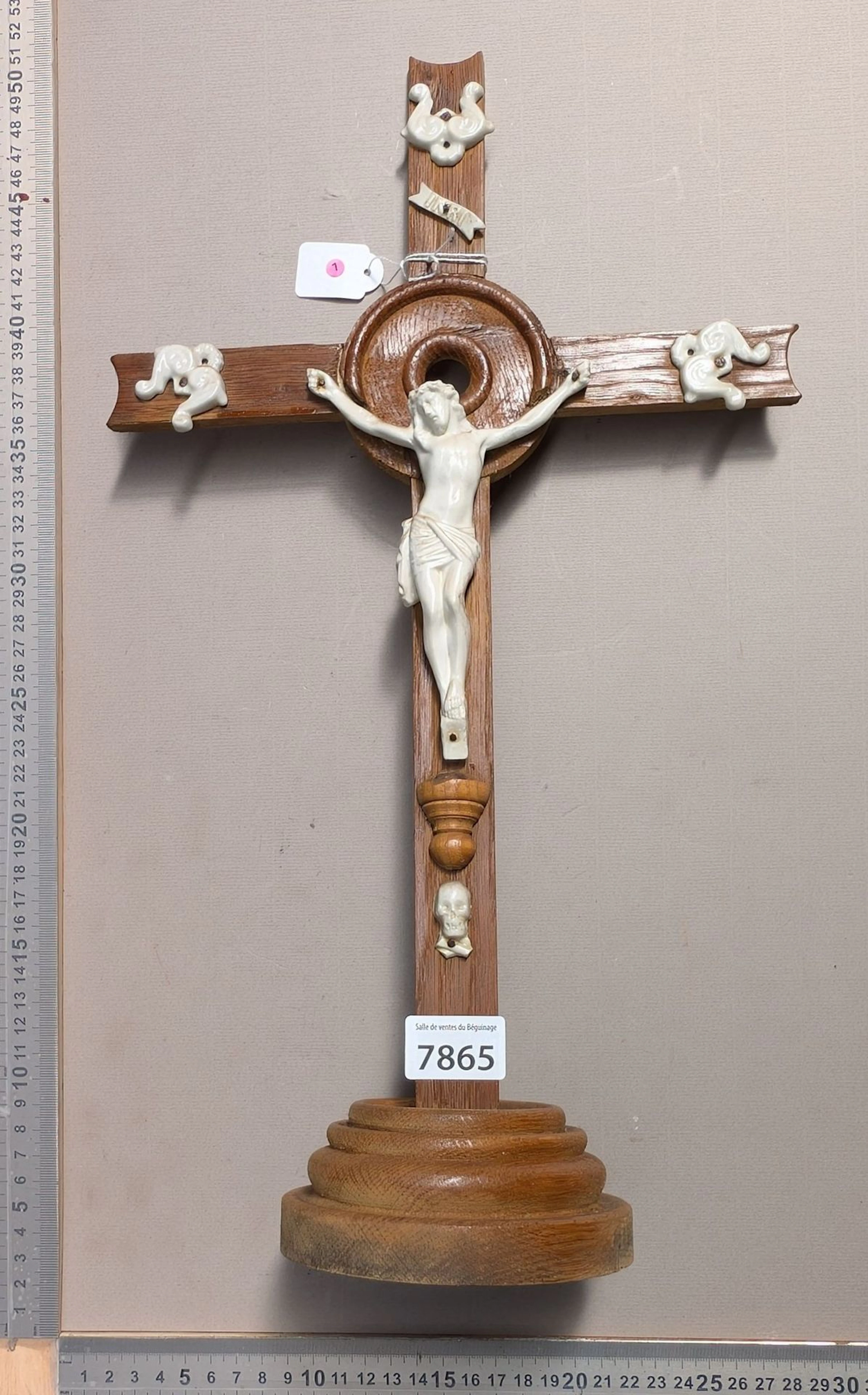 Antique wooden crucifix - See photos for dimensions and condition