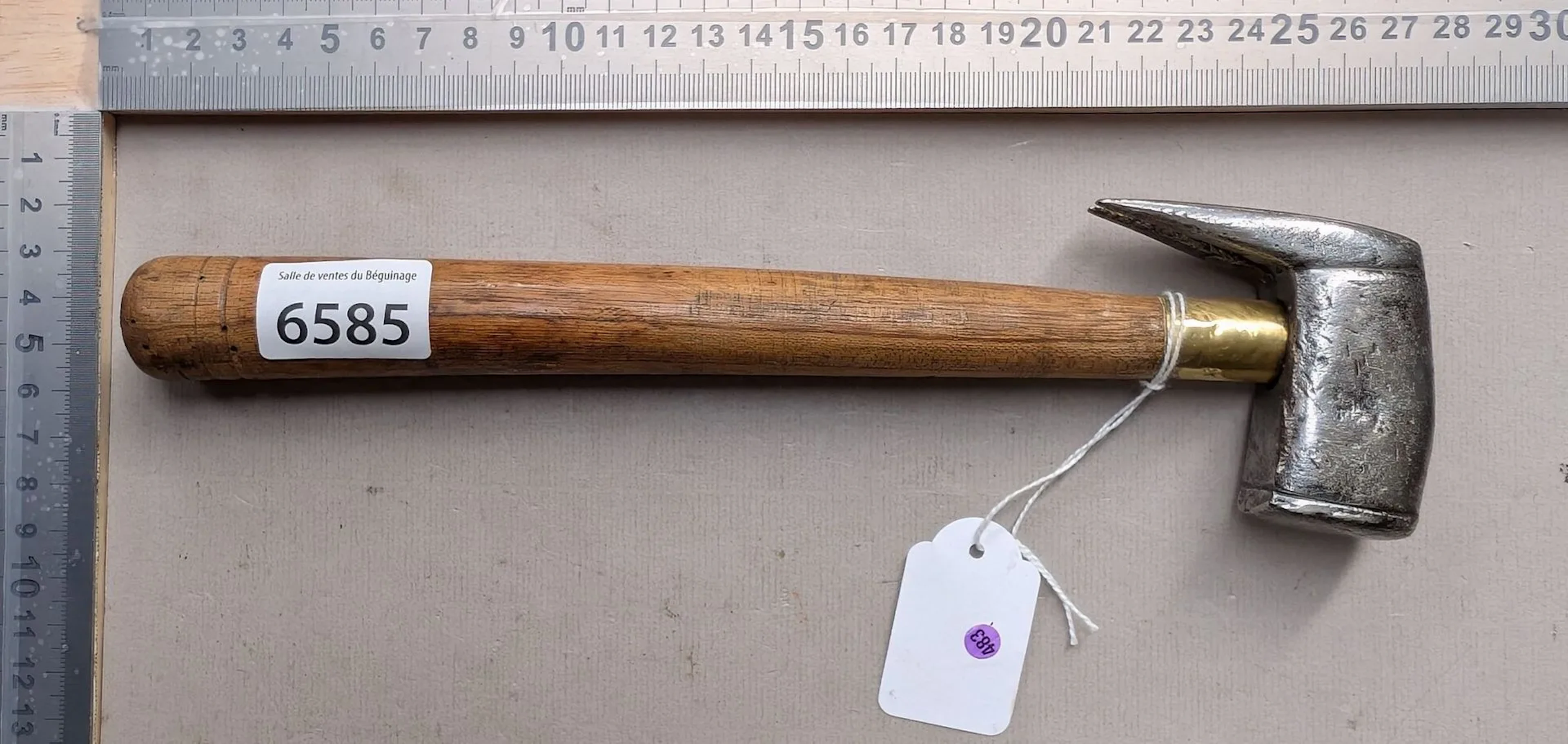 1 farrier's hammer - See photos for dimensions and condition