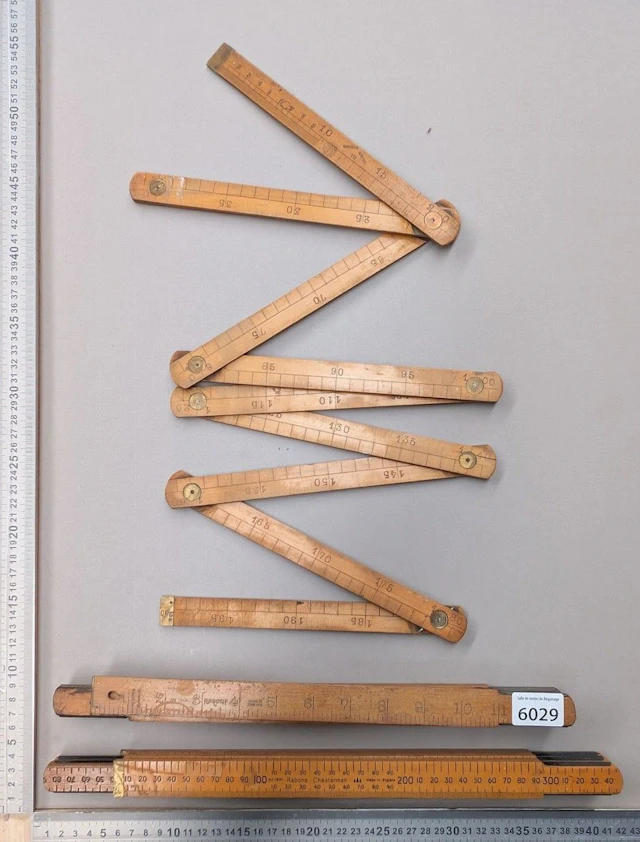 3 antique measuring instruments—see photos for dimensions and condition