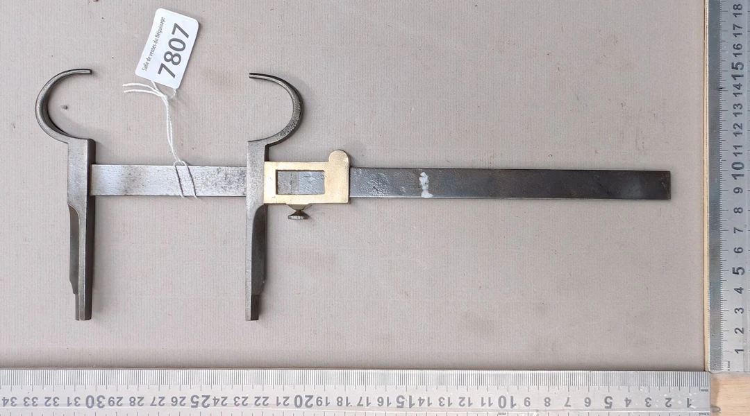 Antique caliper - See photos for dimensions and condition