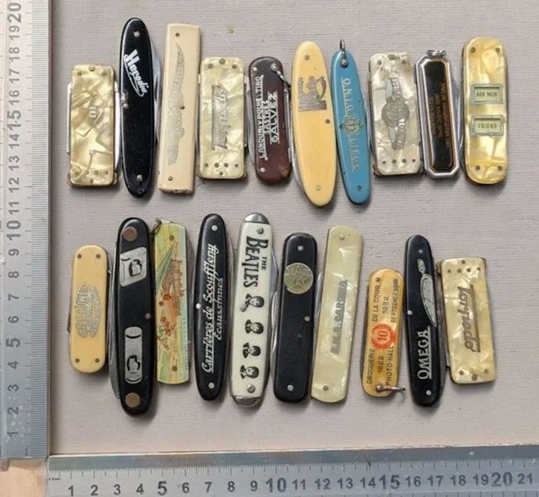 Set of 20 vintage promotional pocket knives from 1900—see photos for