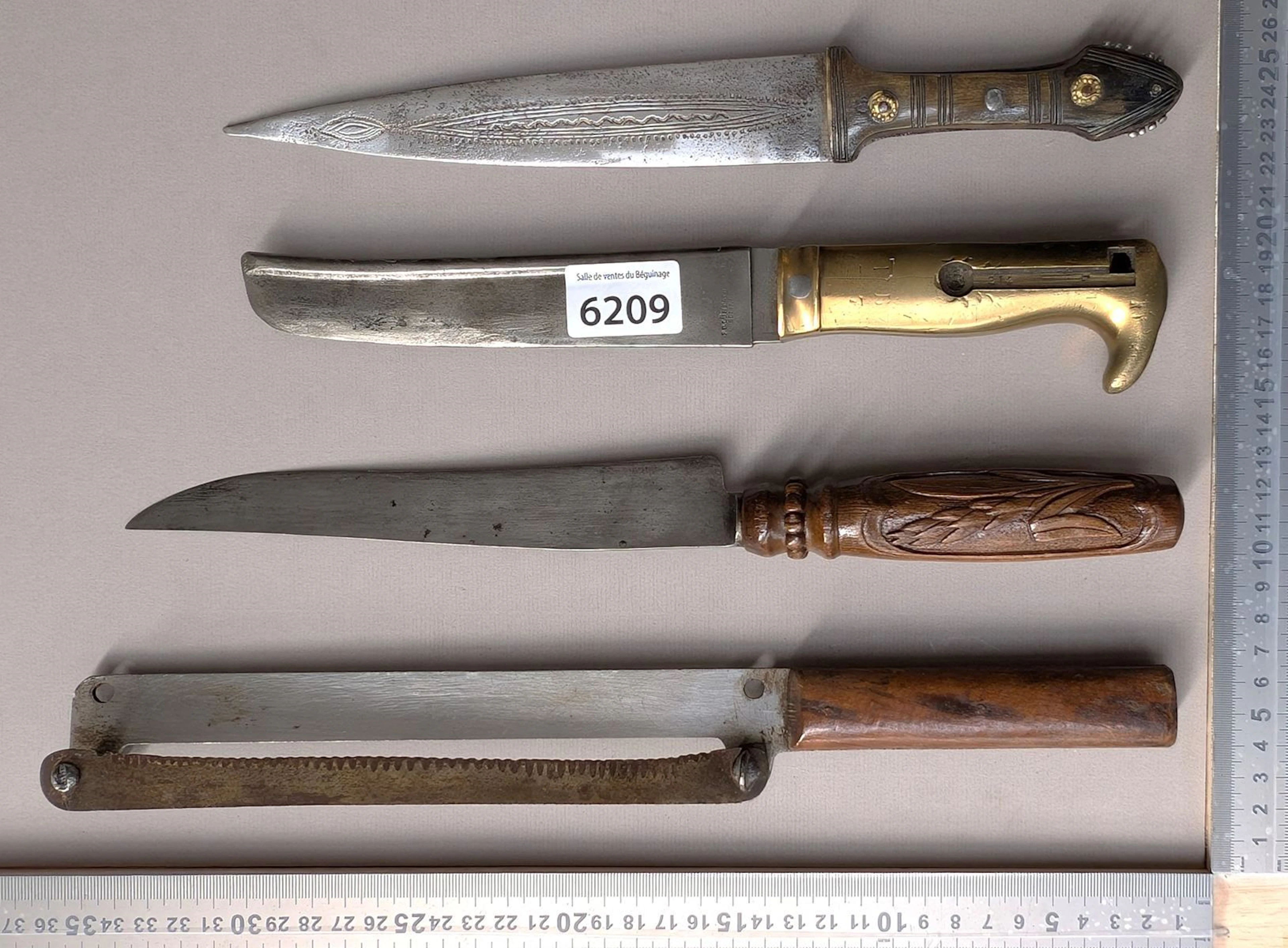 4 antique knives—see photos for dimensions and condition