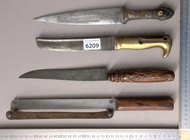 4 antique knives—see photos for dimensions and condition