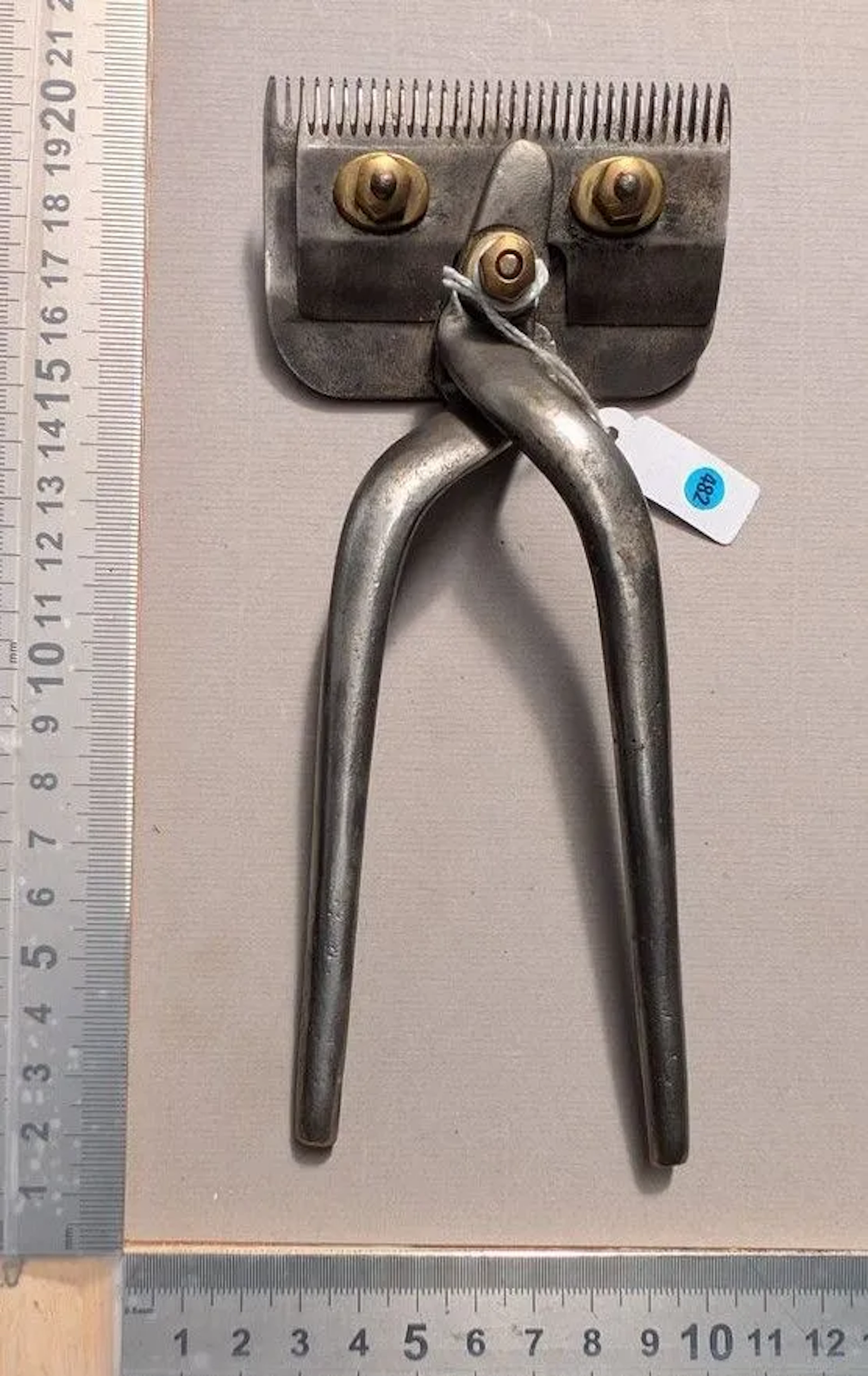 1 vintage mechanical lawn mower—see photos for dimensions and condition