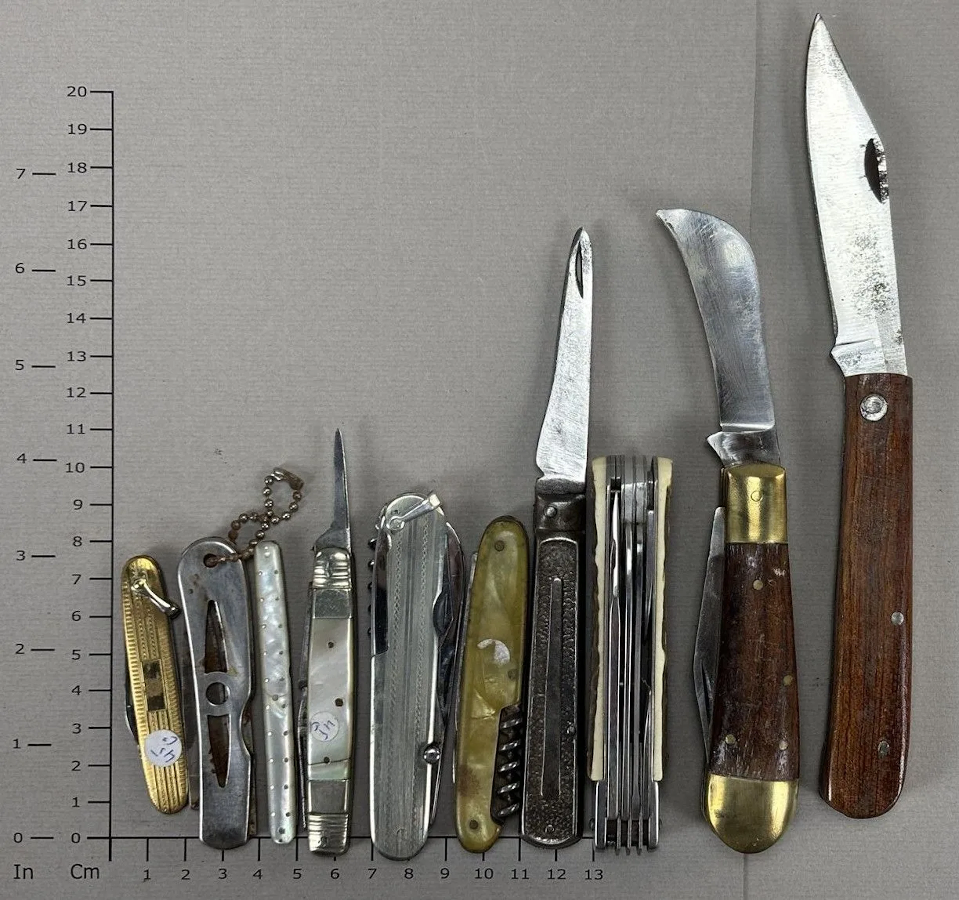 Set of antique knives or pocket knives—see photos for dimensions and condition
