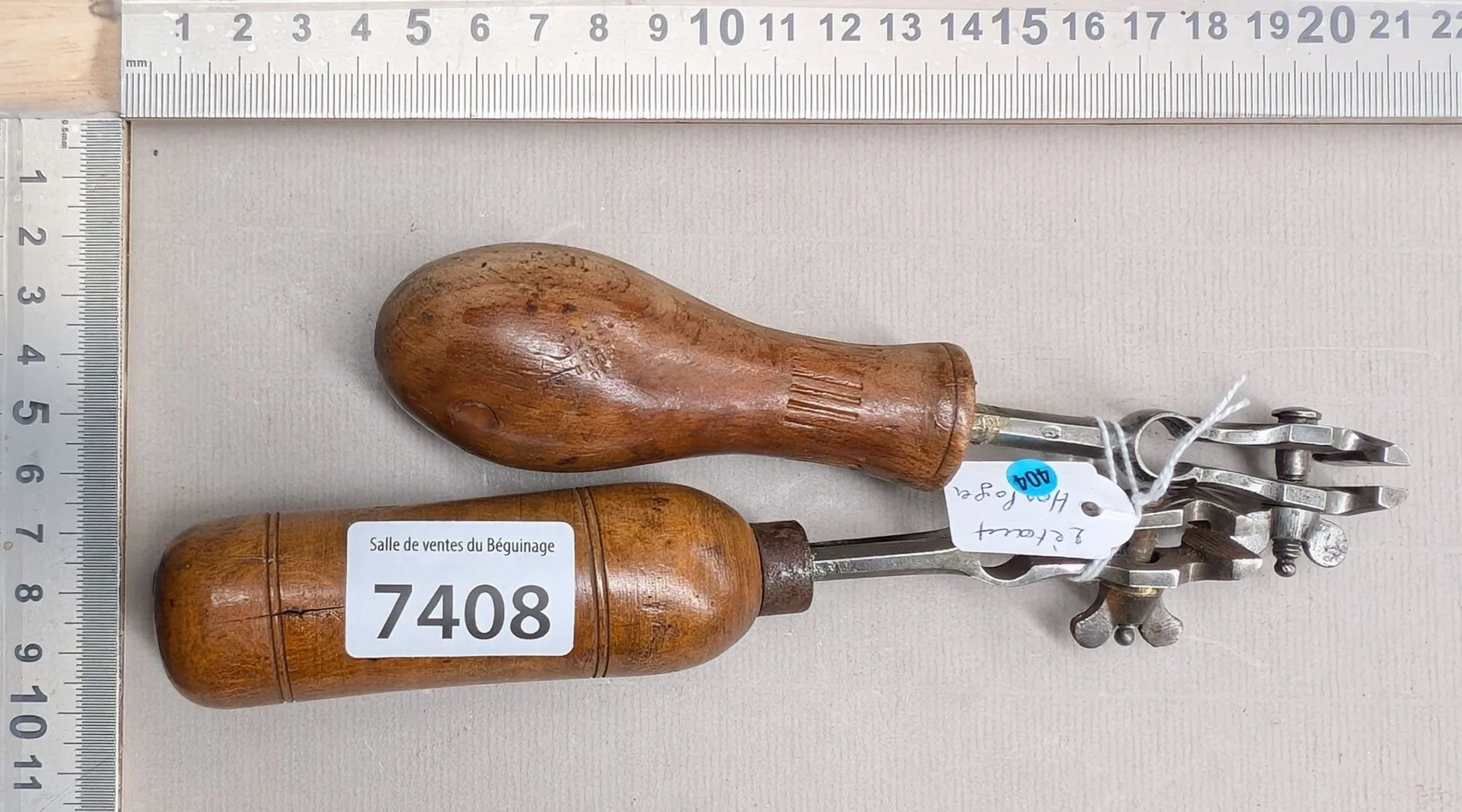 2 watchmaker's vises—see photos for dimensions and condition