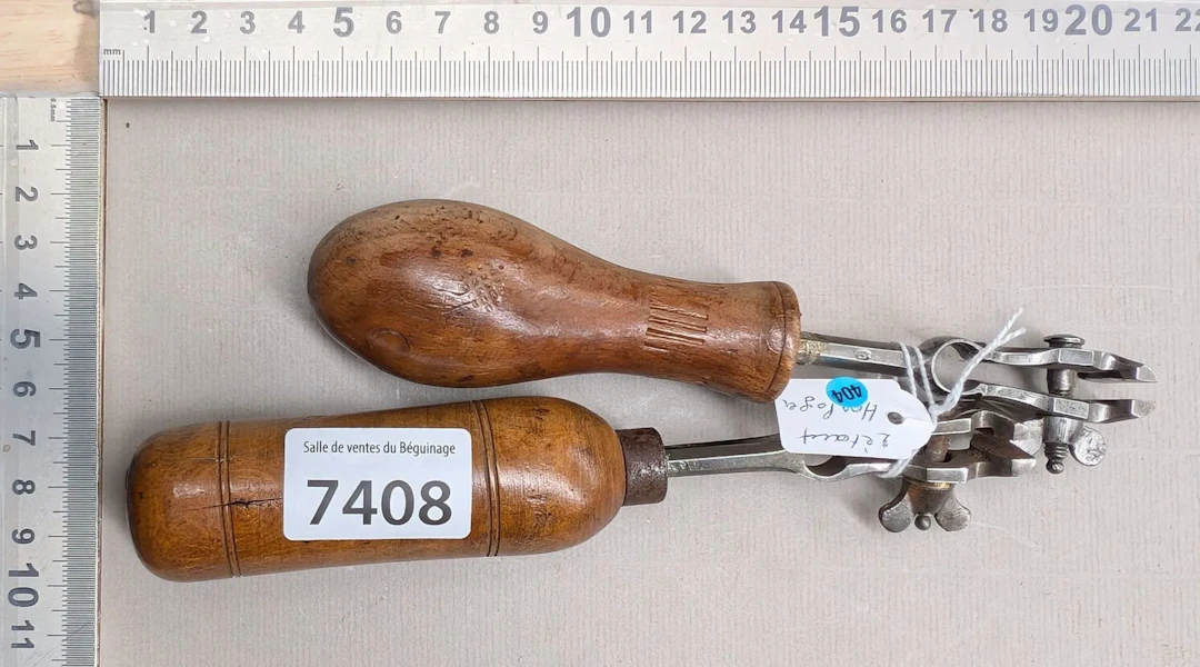2 watchmaker's vises—see photos for dimensions and condition