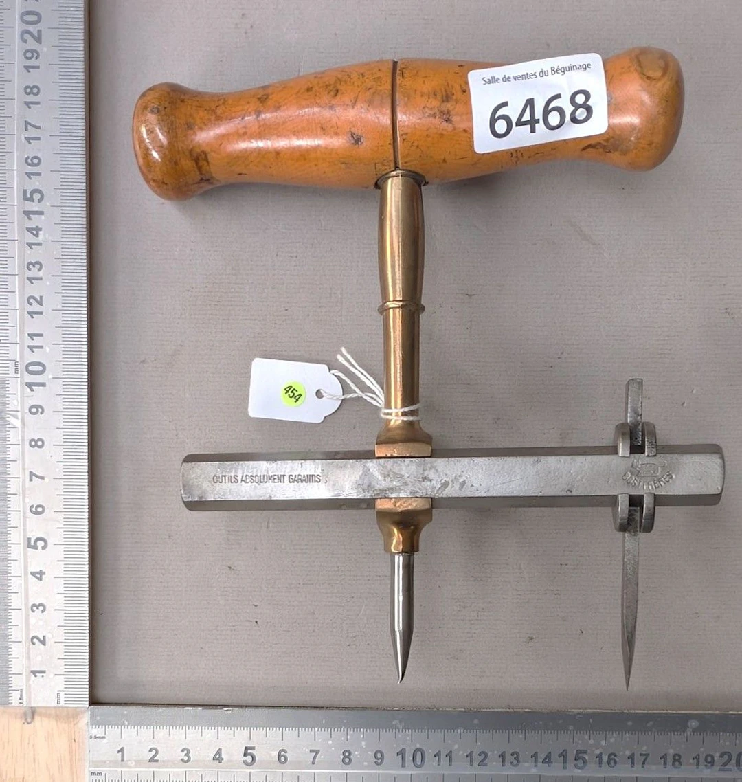 1 leather compass with washers—see photos for dimensions and condition