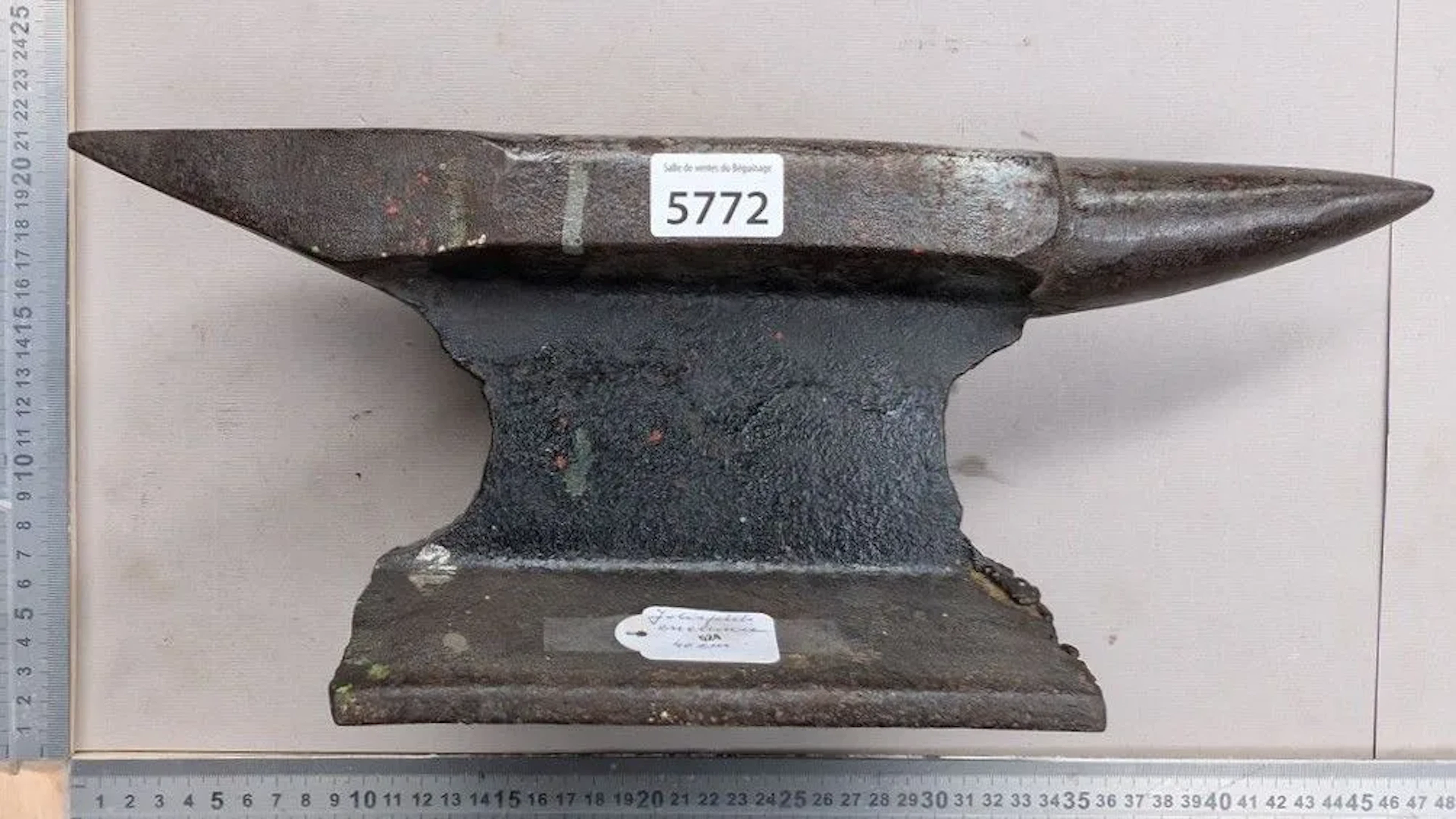 Cute little anvil—see photos for dimensions and condition