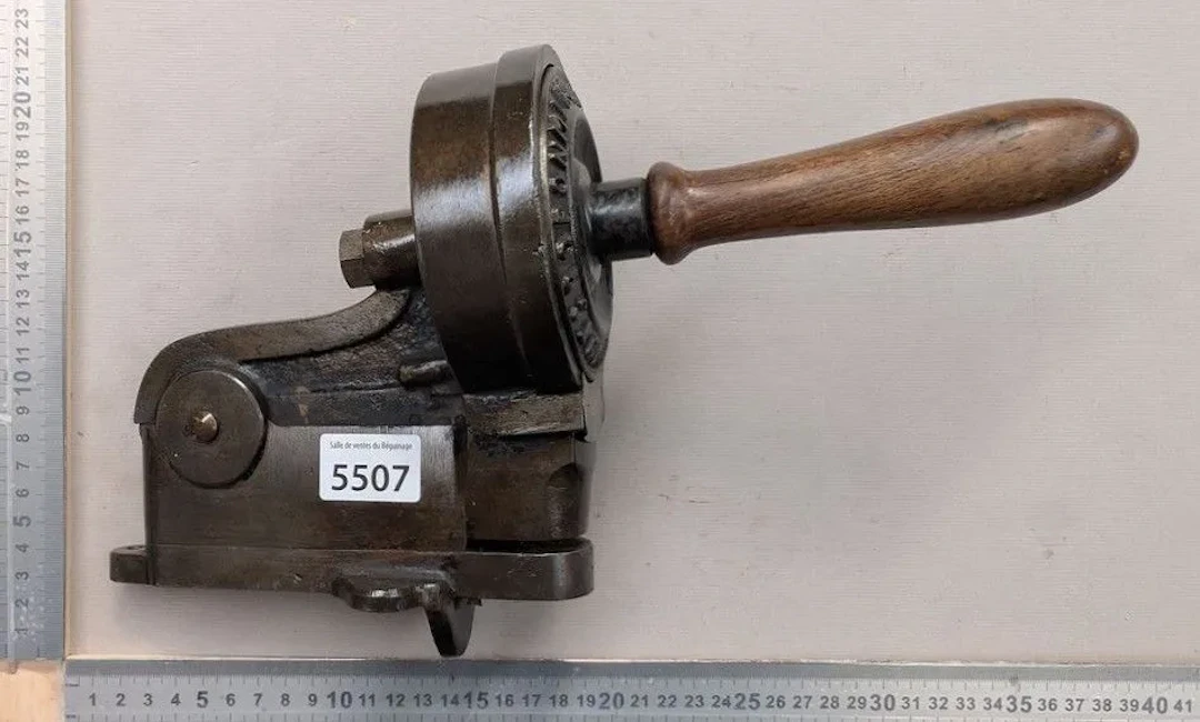 Cast-iron branding iron, 1880, leather, cardboard, ... - See photos