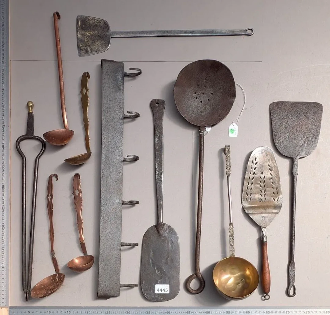Antique kitchen utensils - See photos for dimensions and condition
